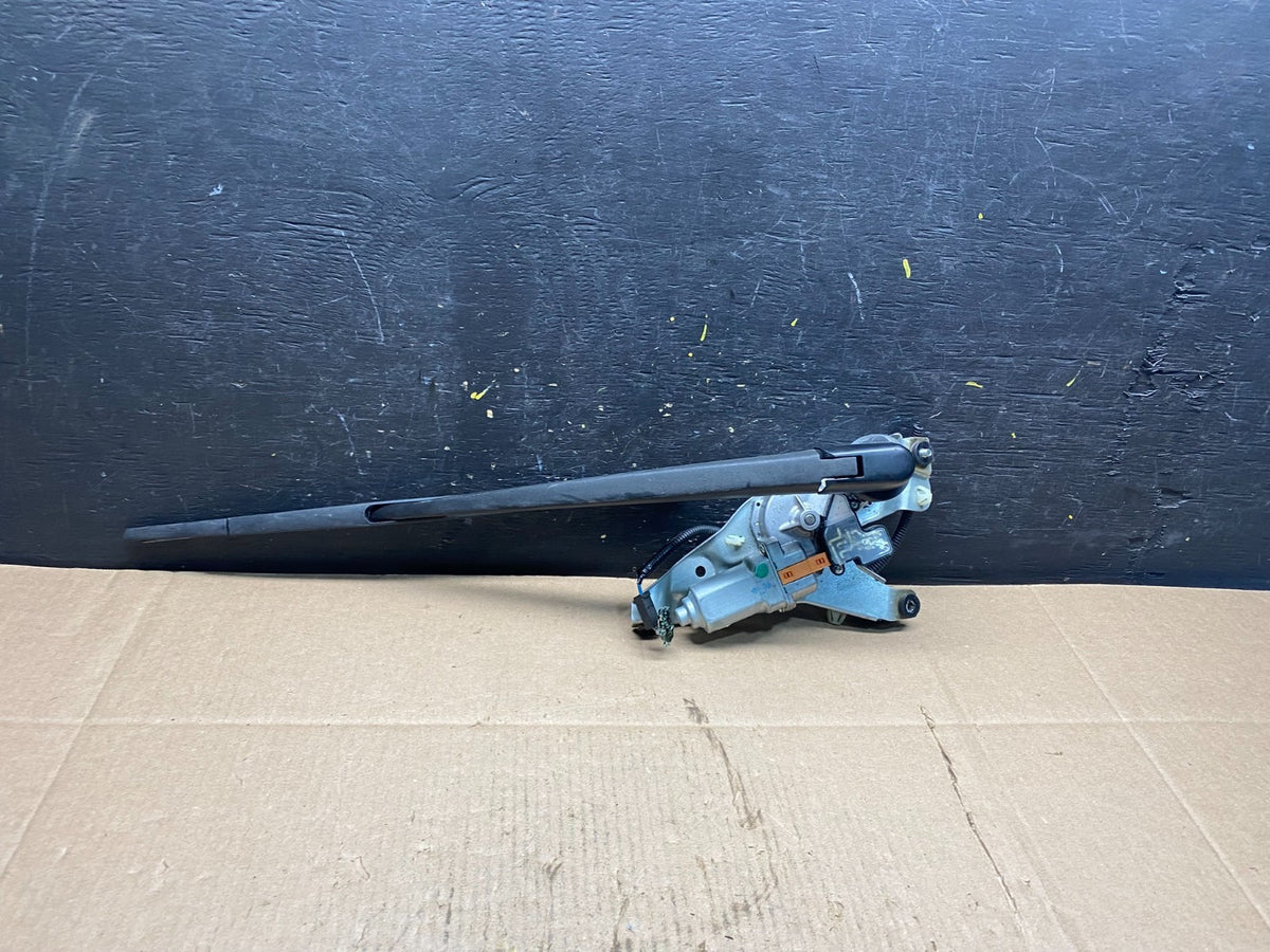 2010 to 2011 Honda Insight Rear Windshield Washer Wiper Motor R6167 DG0