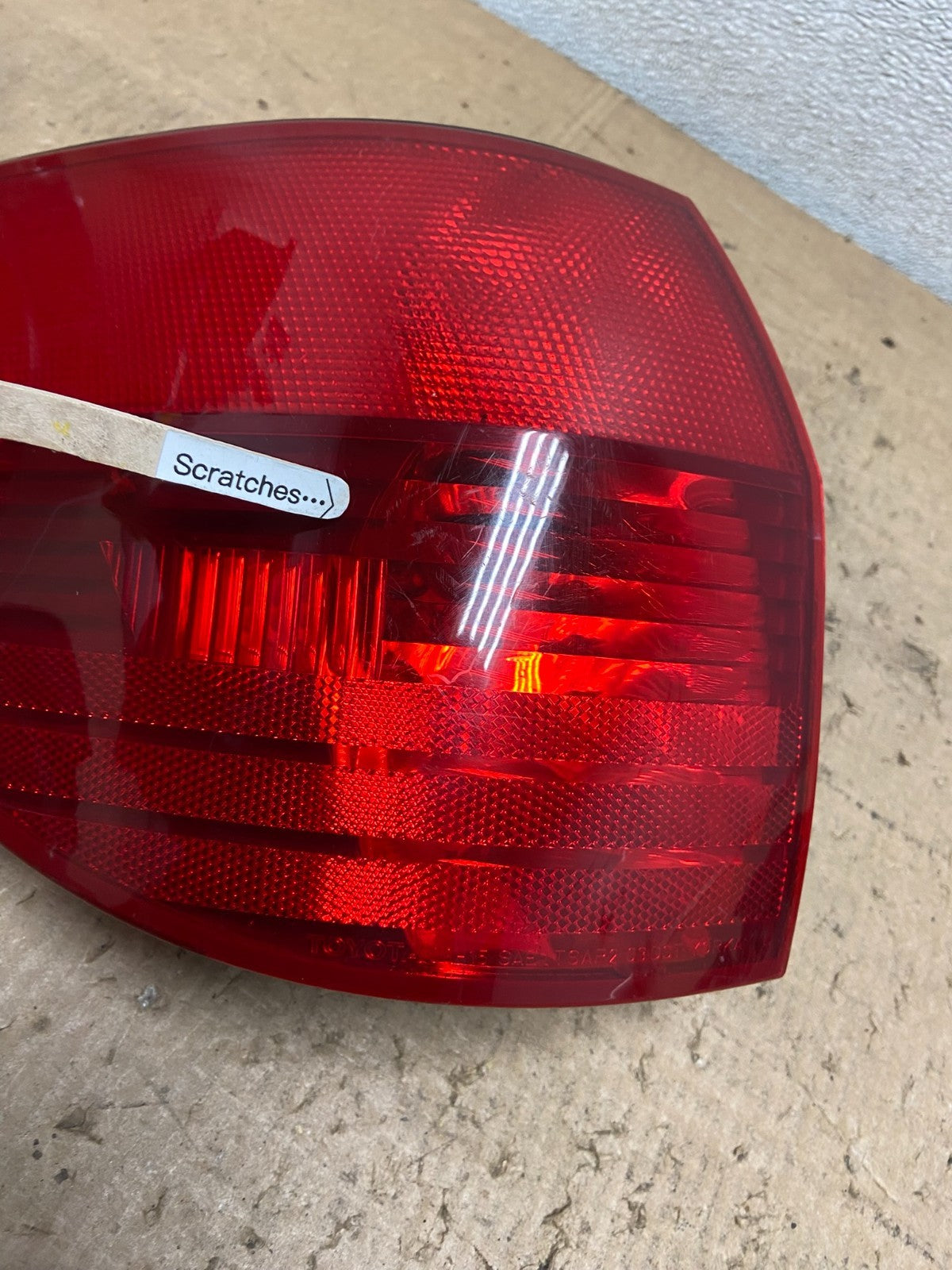 2004 to 2005 Toyota Sienna Left Driver LH Side Tail Light Oem Y7147 DW3
