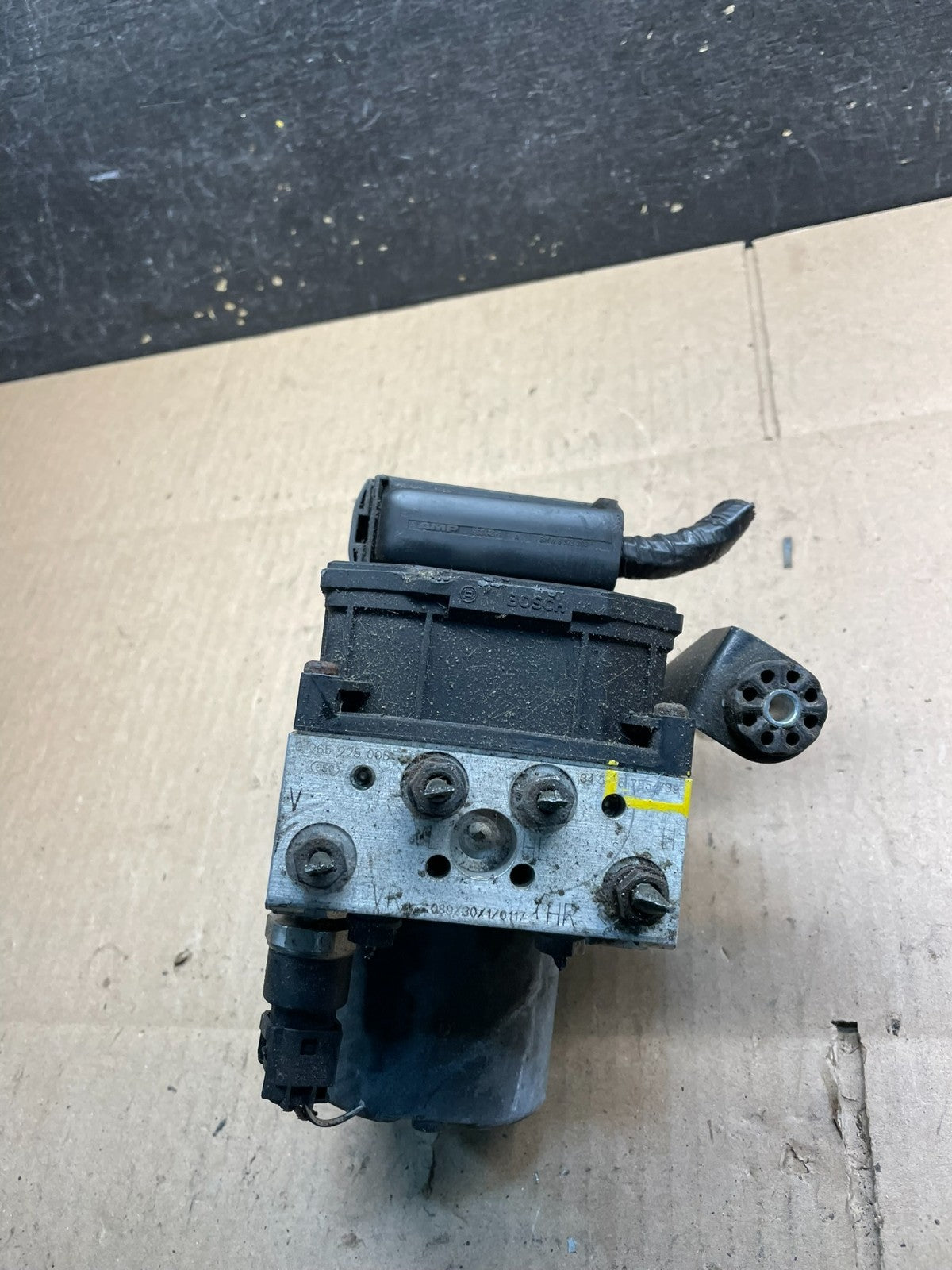 1999 - 2003 BMW 740i 750i ABS Anti-Lock Brake Pump 6755739 OEM V9077 DG2