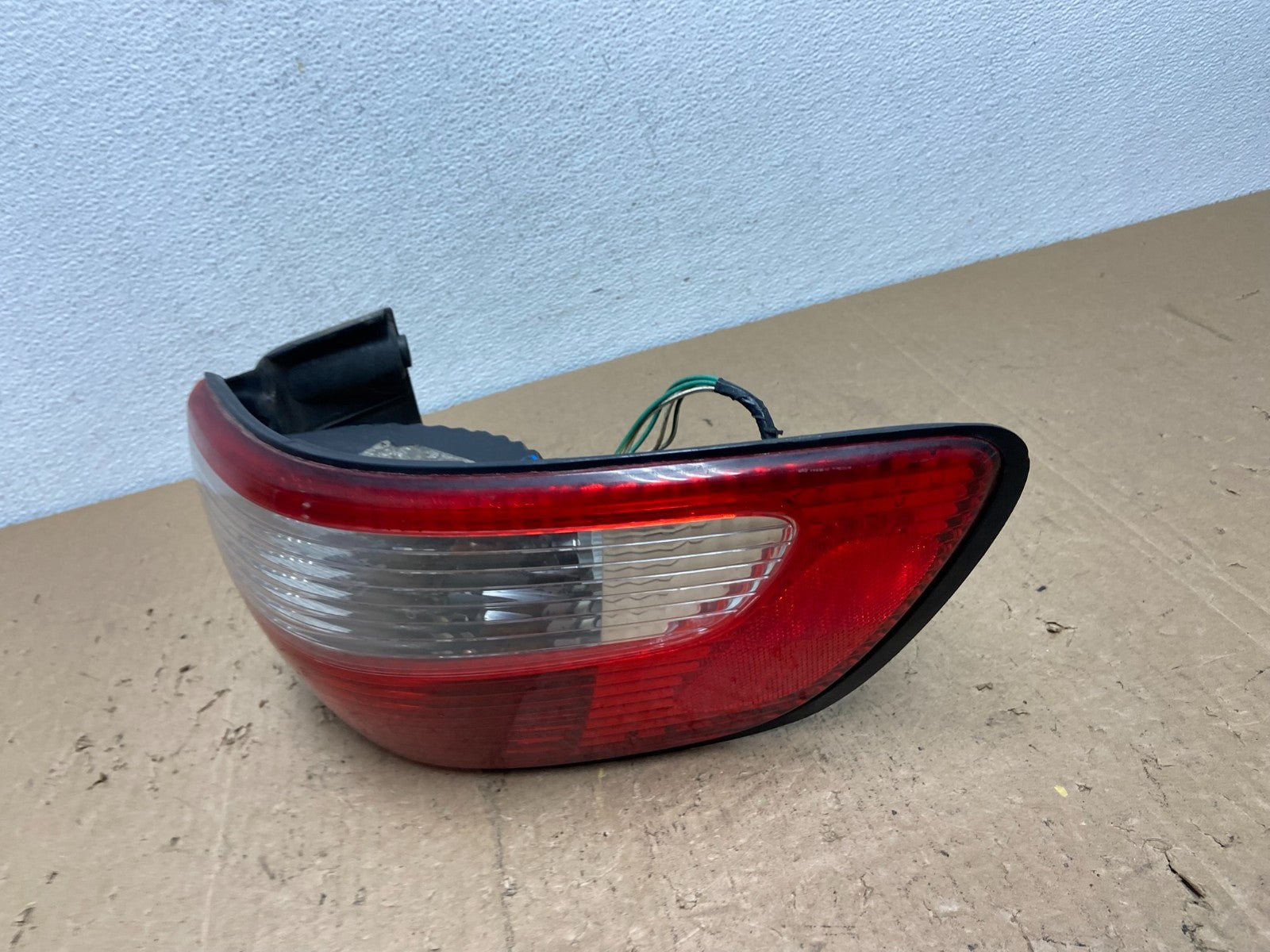 2001 2002 2003 Toyota Sienna Left Driver Lh Side Tail Light AC7219 DW1