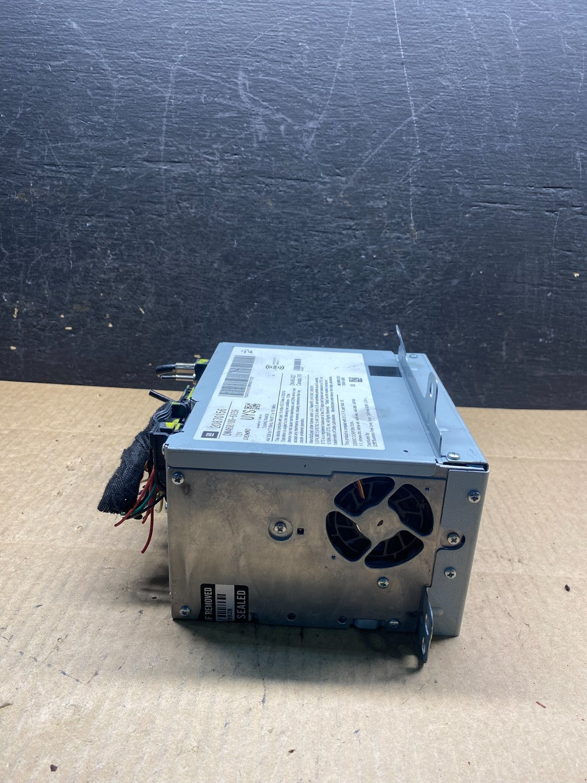 2010 to 2012 Cadillac SRX AM/FM/CD/MP3 Radio Head Unit Receiver AG7329 DG2