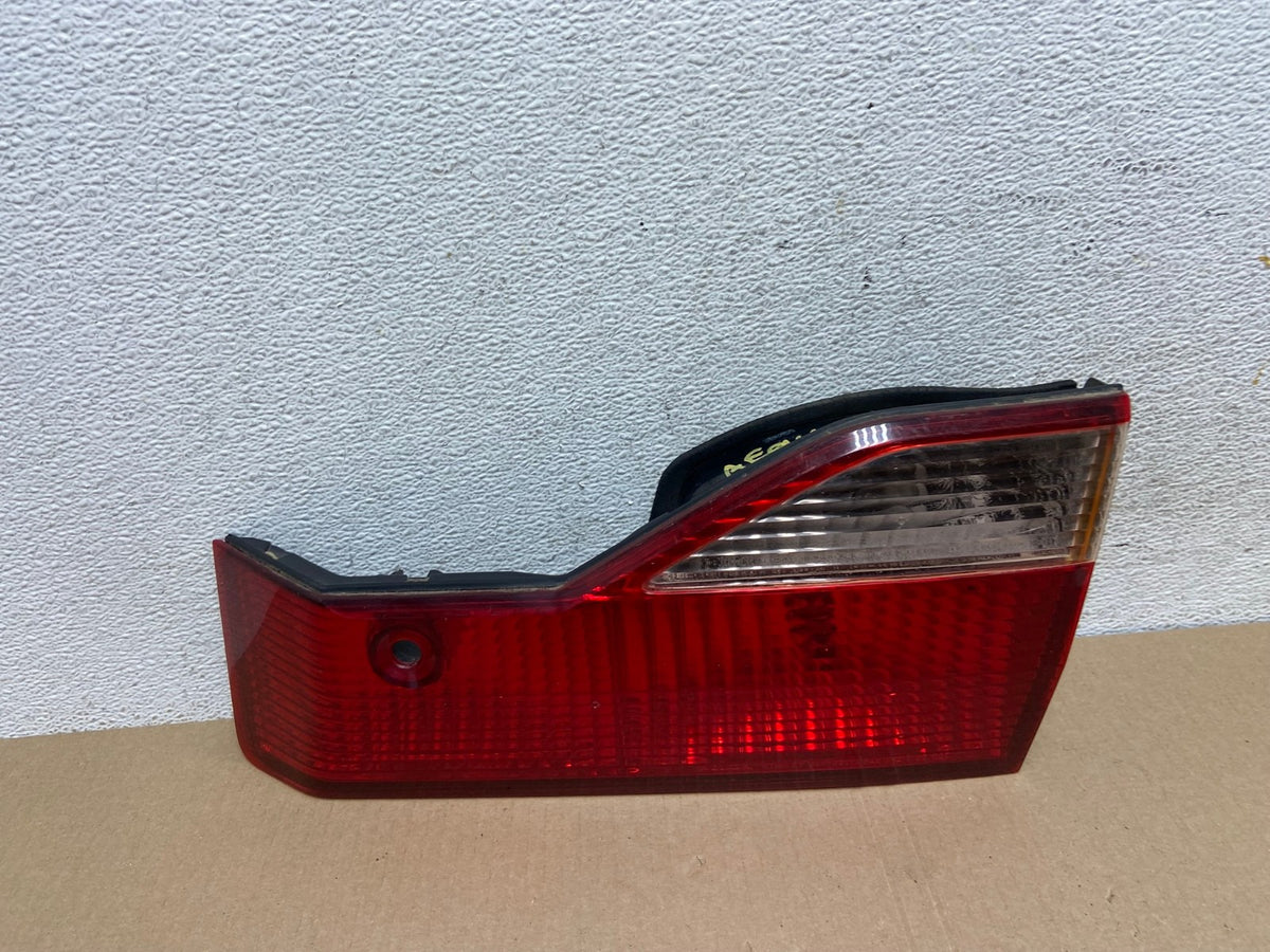 1998 to 2000 Honda Accord Right Passenger Side Inner Tail Light AE9440 LK0