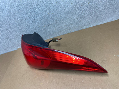 2011 2012 2013 Hyundai Elantra Sedan Right Passenger Tail Light OEM Z6661 DW1