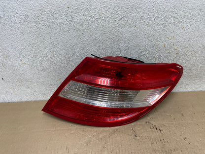 2008 2009 2010 2011 Mercedes C-Class Right Passenger Tail Light AI2453 LK0