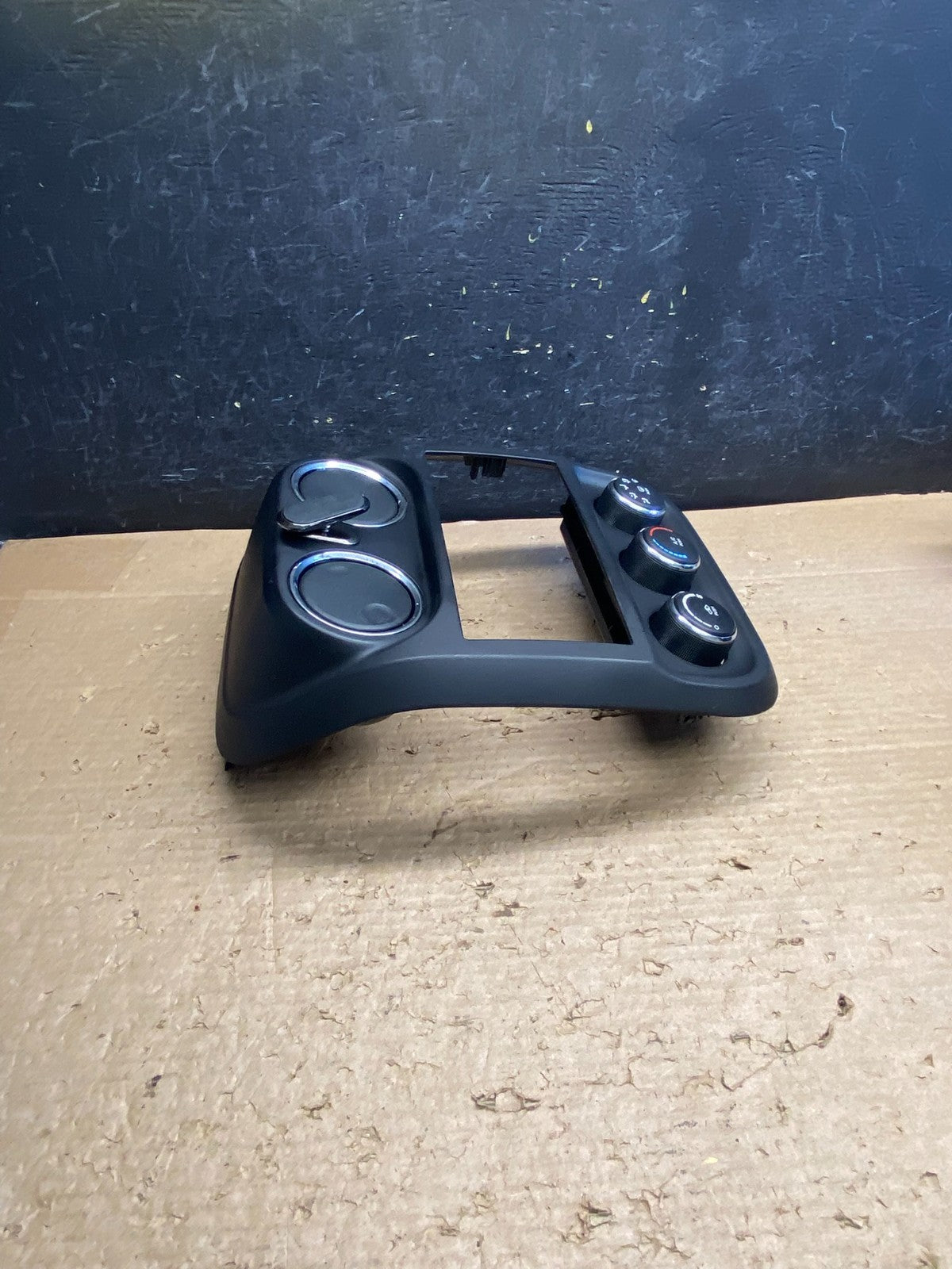 2011 to 2017 Jeep Compass Dash Climate Temperature Control Radio Bezel AG8677 DG1
