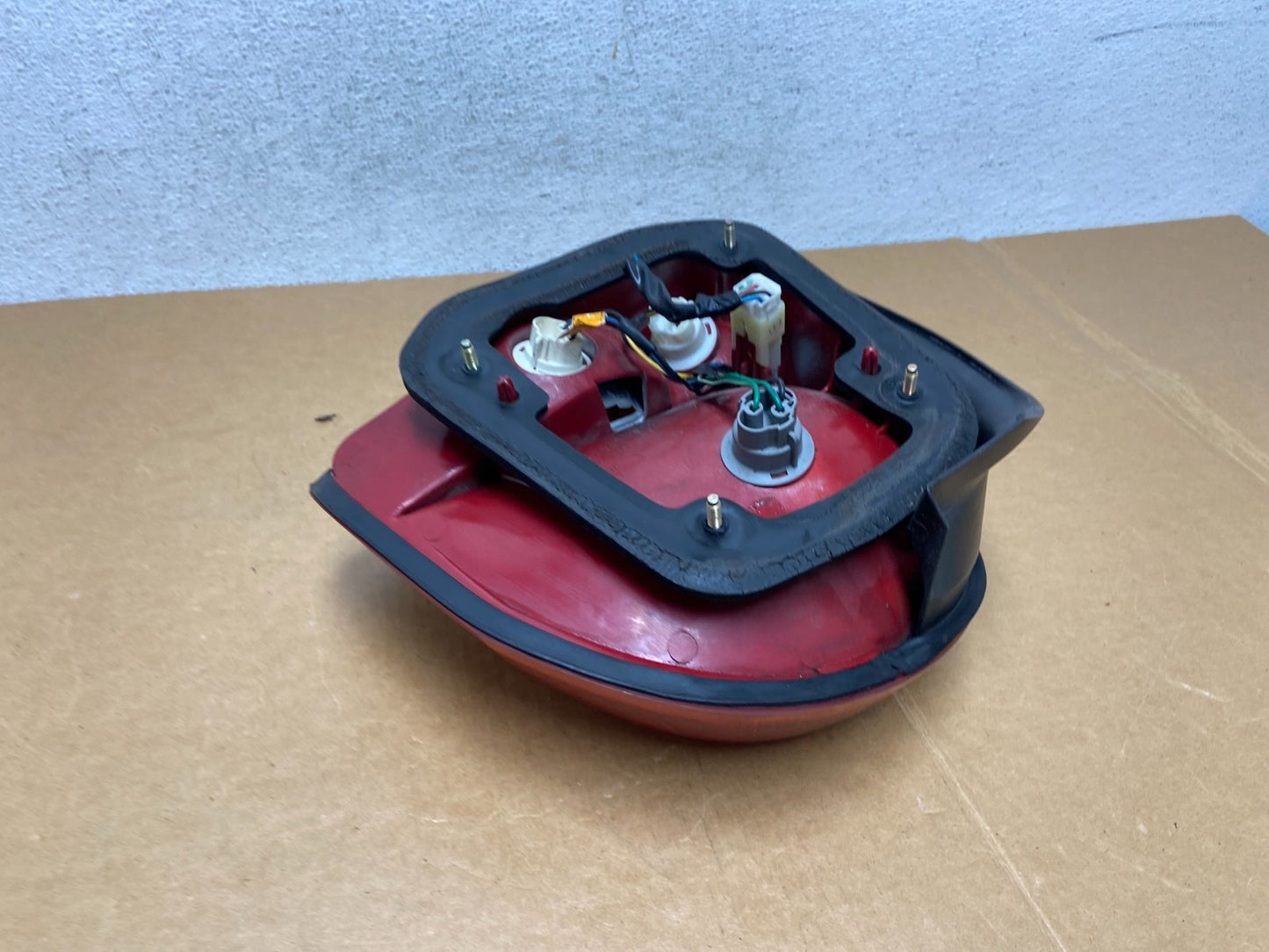 1999 2000 2001 Hyundai Sonata Left Driver Side Tail Light AD8911 DW5