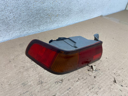 1997 1998 1999 Toyota Camry Tail Light Left Driver Rh Side AI1024 LK2