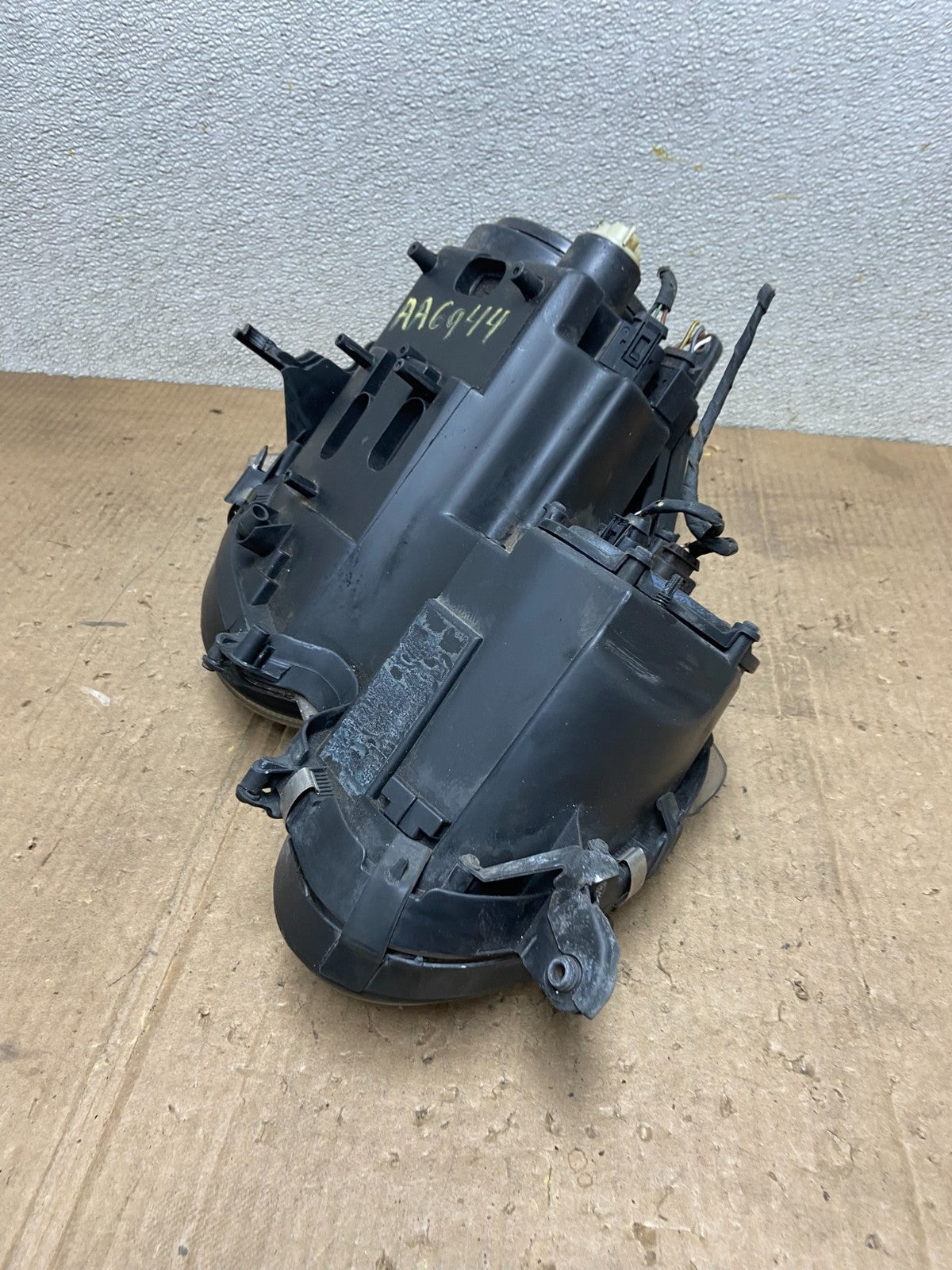 2003-2006 Mercedes E E320 E350 Left Driver Lh Side Halogen Headlight AA6944 DW7