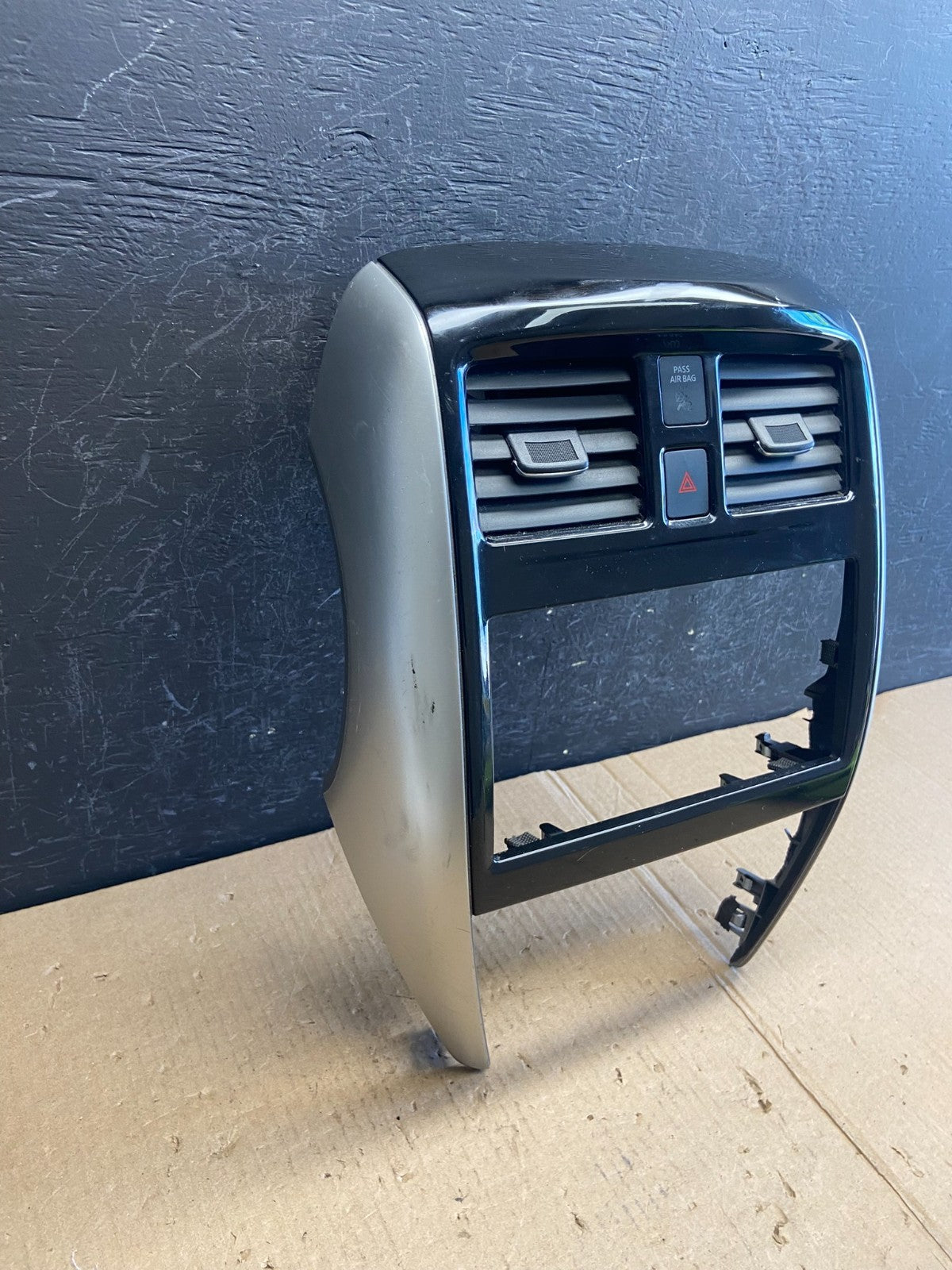 2015 to 2019 Nissan Versa Note Center Vent Dash Radio Trim Bezel AE3909 DG2
