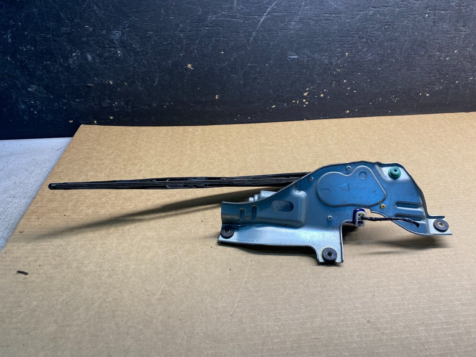 2009 to 2013 Subaru Forester Rear Windshield Washer Wiper Motor Z90345