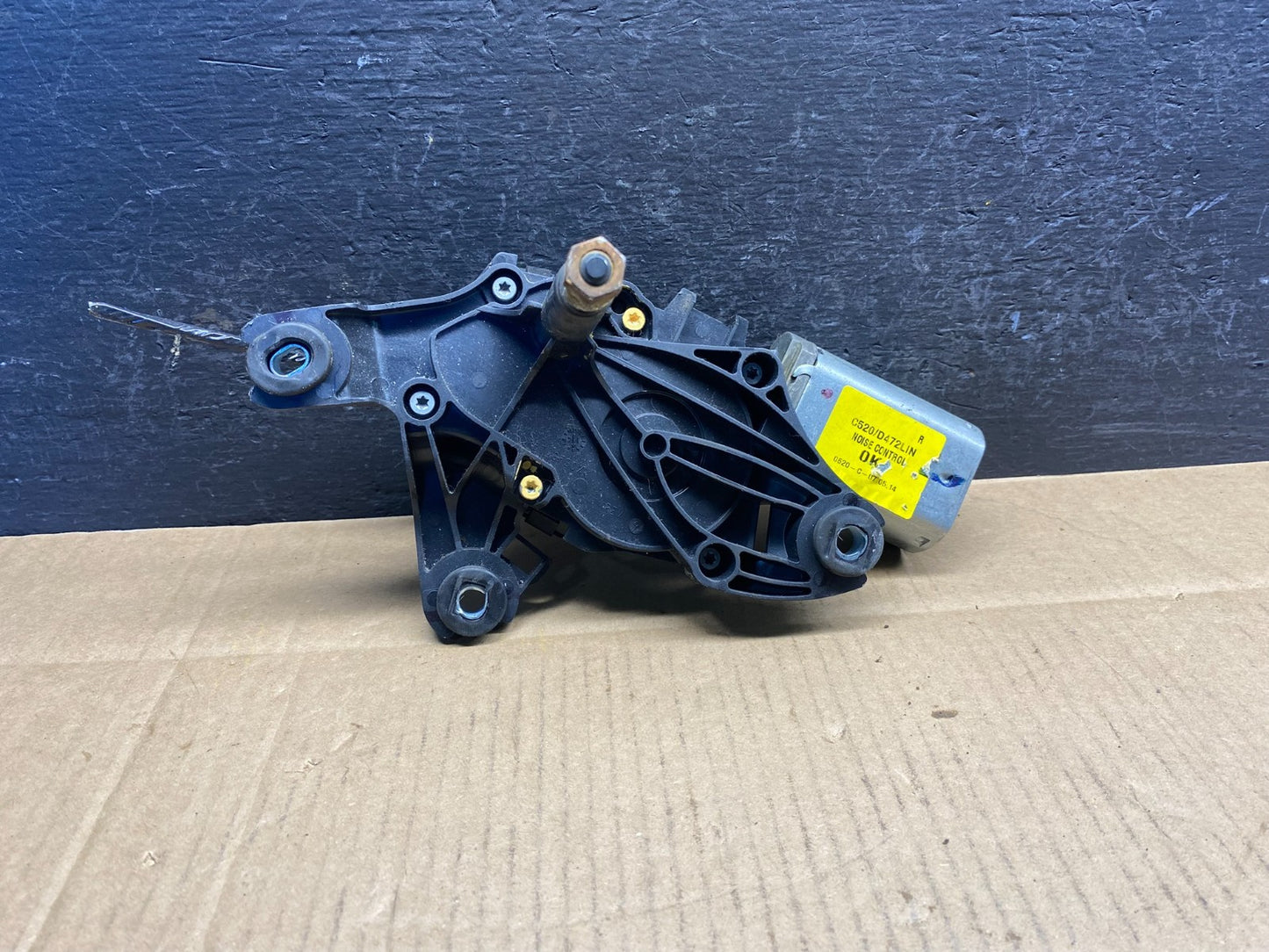 2013 to 2019 Ford Escape Rear Windshield Wiper Motor AD5023 DG0