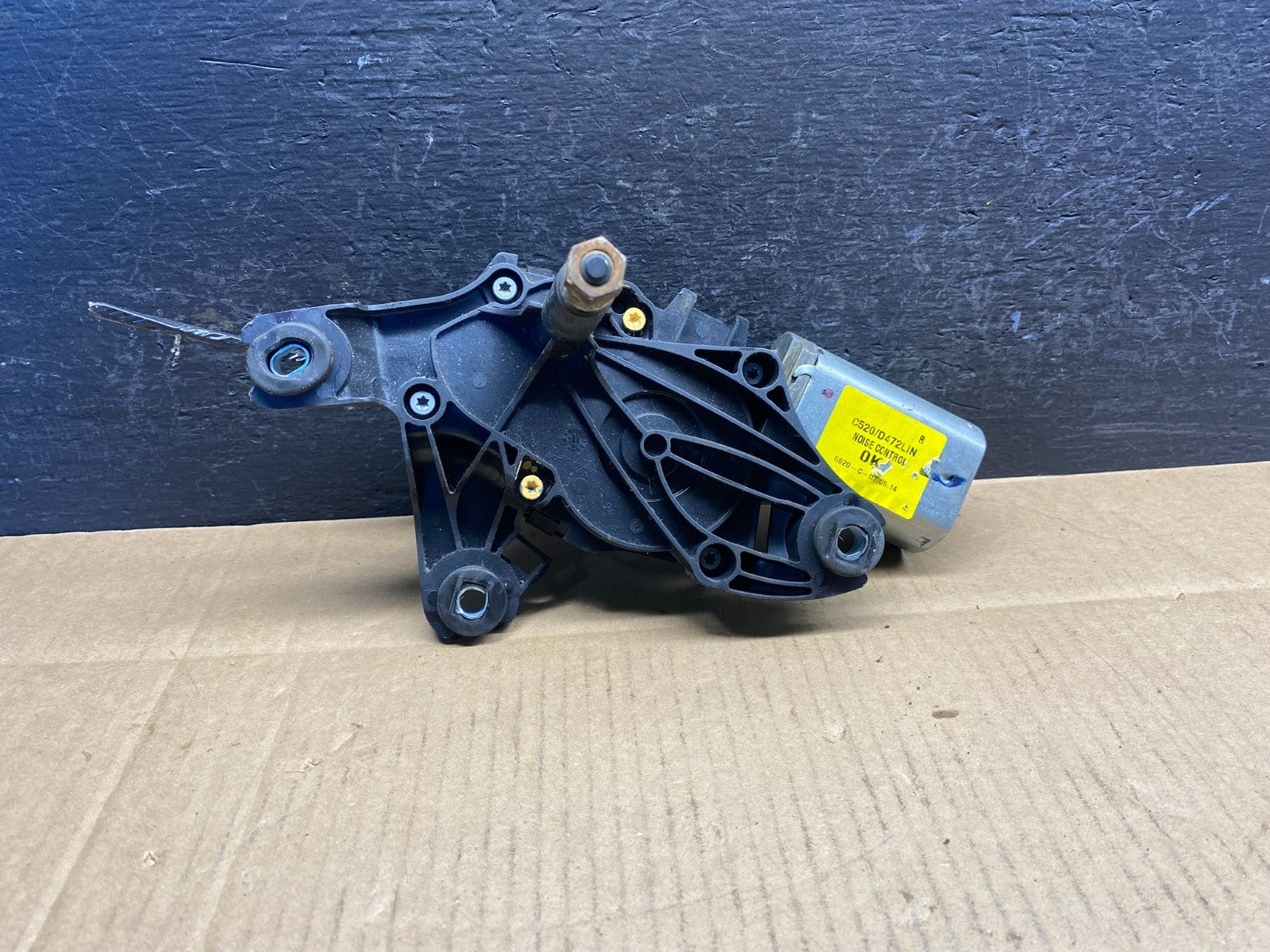 2013 to 2019 Ford Escape Rear Windshield Wiper Motor AD5023 DG0