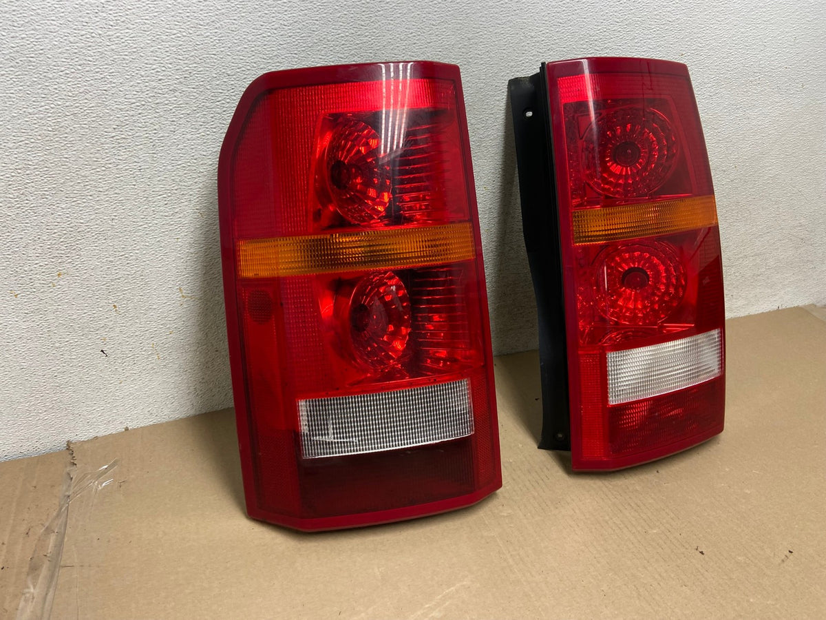 2005 - 2009 Land Rover LR3 Left+Right Side Tail Lights AH6674 LK1