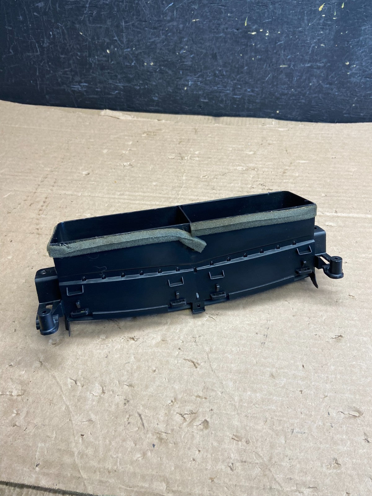2011 to 2014 Ford Edge Center Dash Radio Panel Air Vent AF2592 DG5