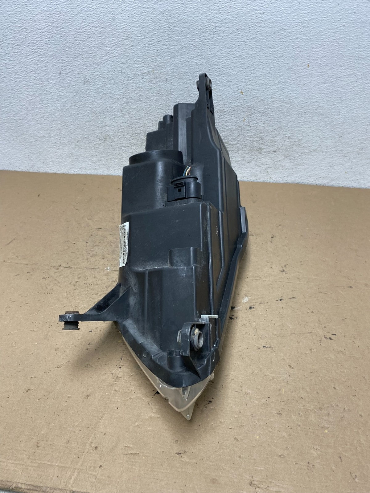 2009 to 2011 Volkswagen Tiguan Right Passenger Halogen Headlight AF5144 DW8