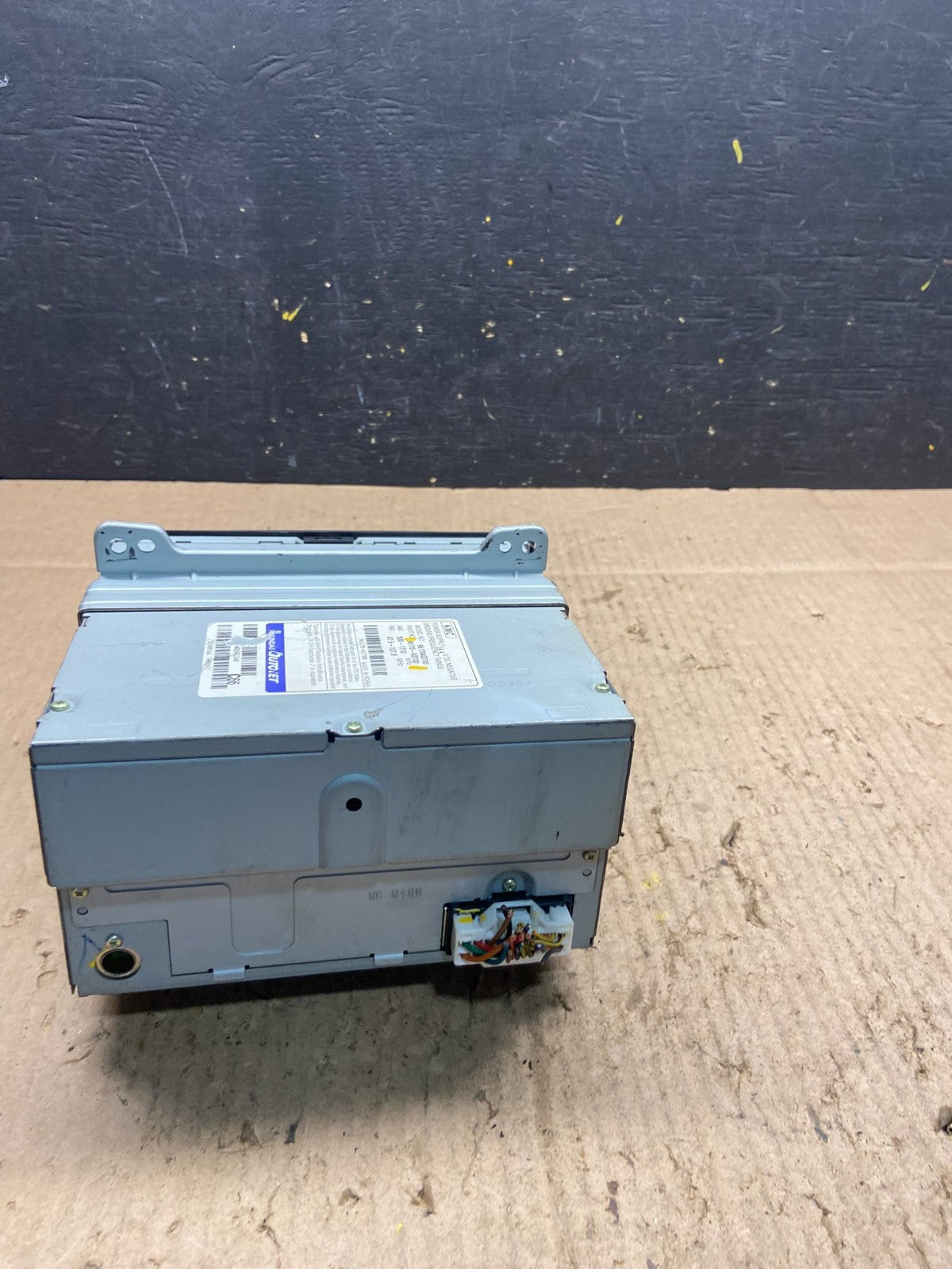 2009 to 2014 Kia Sedona Radio Stereo Receiver AM FM CD Player Sirius T7361 DG3
