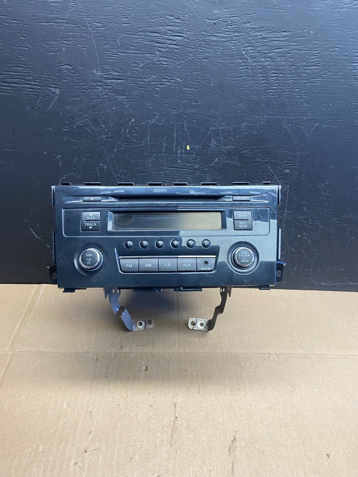 2013 to 2015 Nissan Altima Radio Cd Mp3 Player AUX Port AB9356 DG0