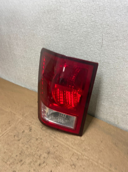 2007 to 2010 Jeep Grand Cherokee Left Driver Lh Tail Light Oem Y6985 DW1