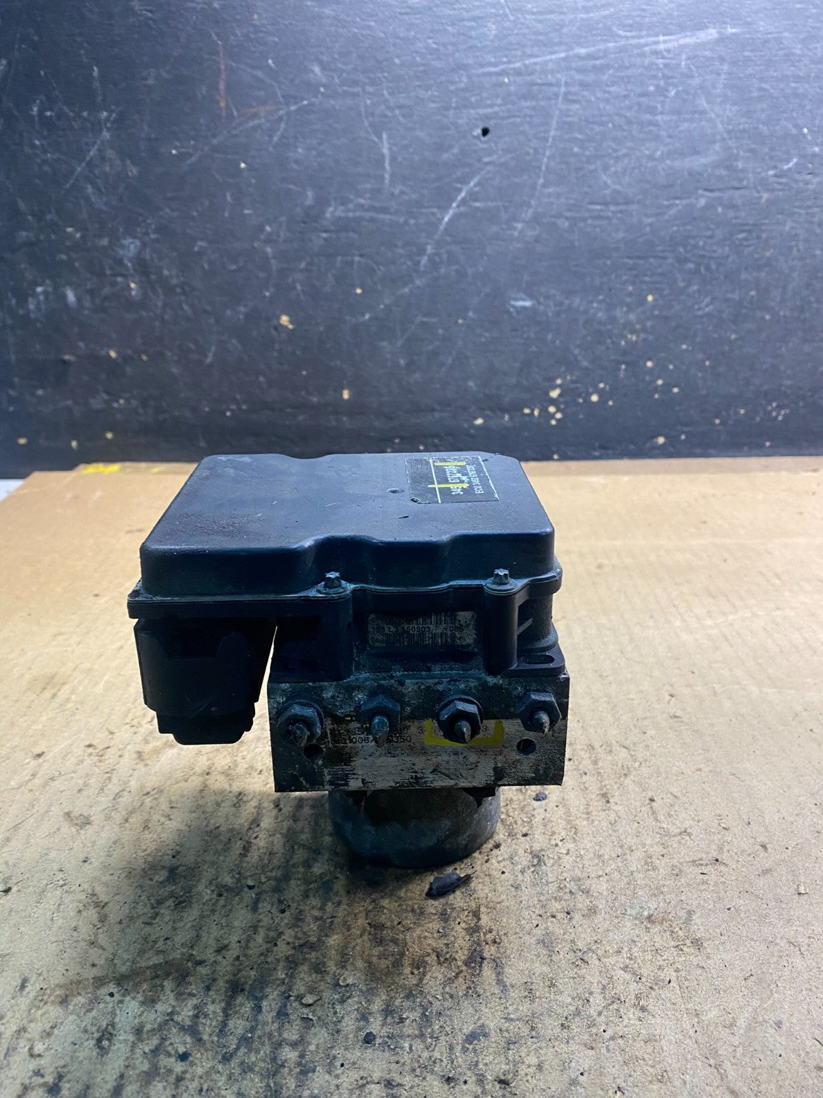 BMW 5 E60 Anti Lock Break Pump ABS 6767235 Z24273