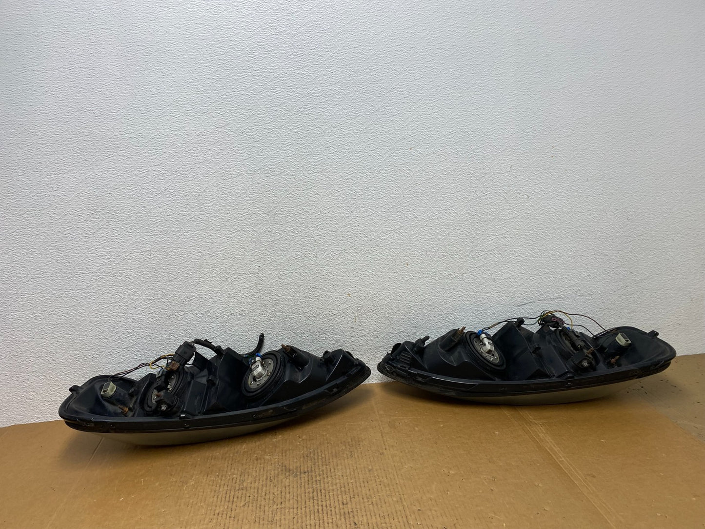 2004 to 2008 Pontiac Grand Prix Left+Right Side Black Headlights AE0311 DW7