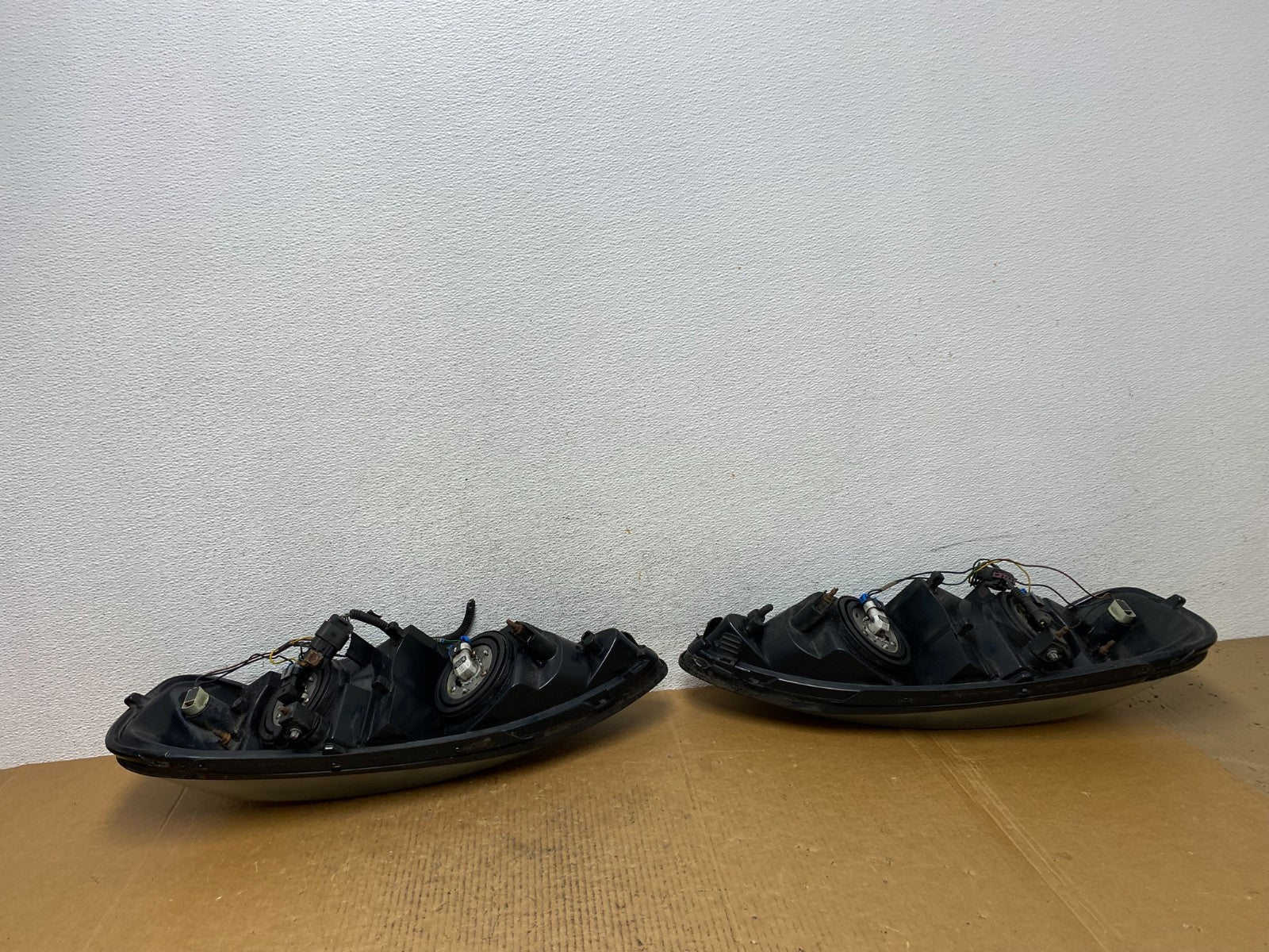 2004 to 2008 Pontiac Grand Prix Left+Right Side Black Headlights AE0311 DW7