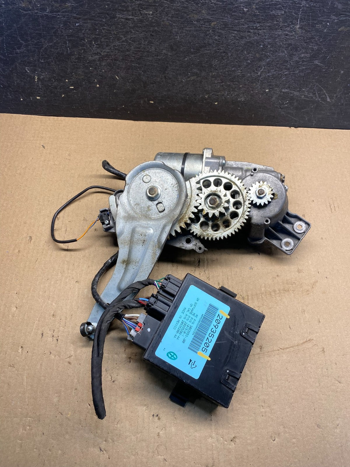 2009-2012 GMC Acadia Power Motor Liftgate Tailgate Control Module AH4651 DG0