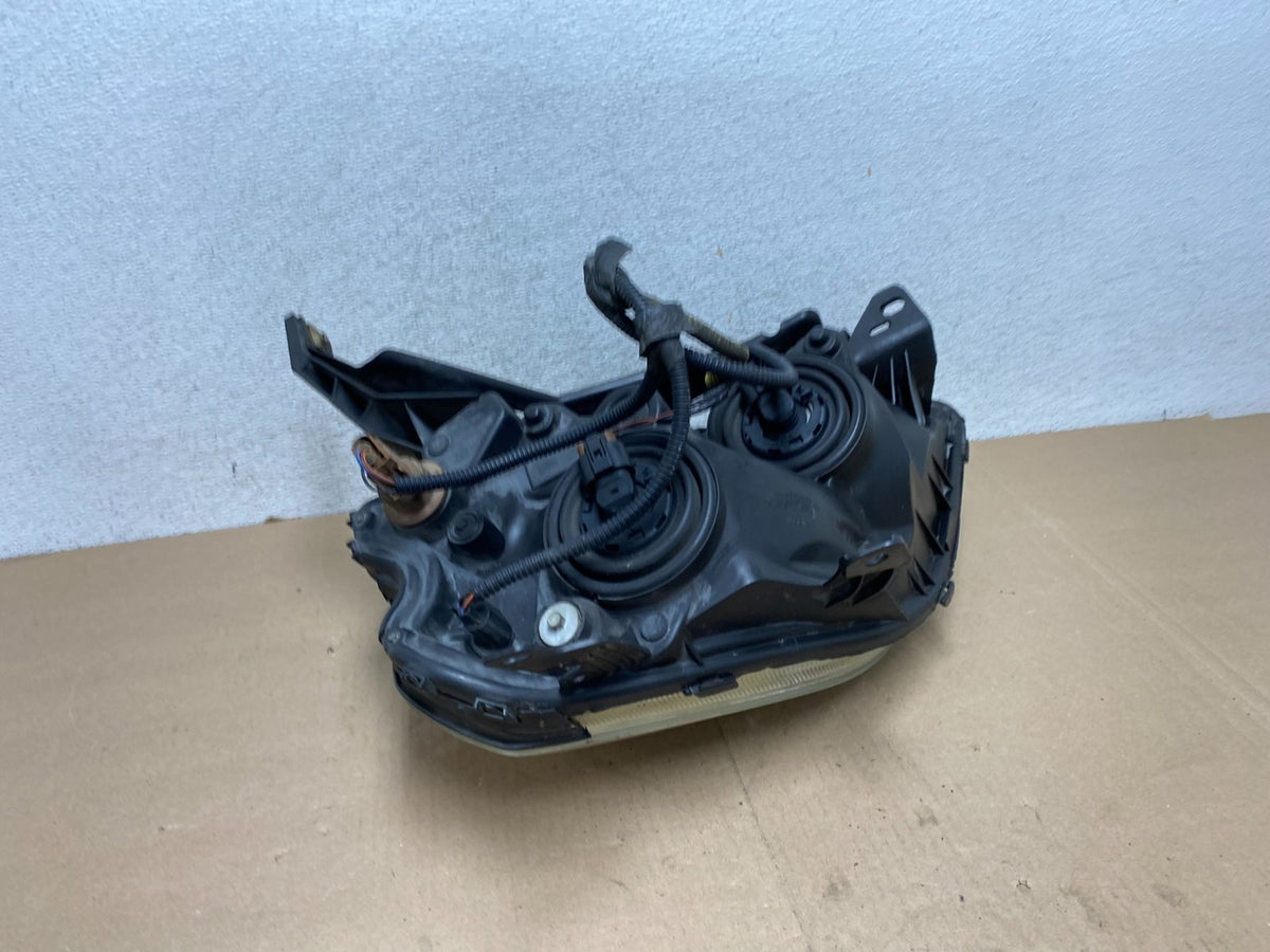 2005 to 2007 Ford Five Hundred Halogen Right Passenger Side Headlight AG4540 DW6