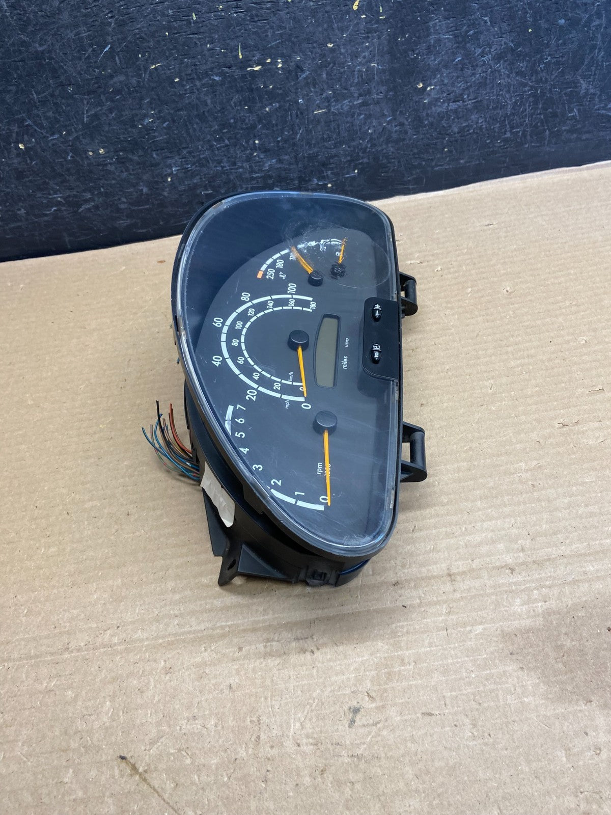 2005 to 2006 Sprinter 2500 3500 Instrument Speedometer Gauge Cluster AH1501 DG1