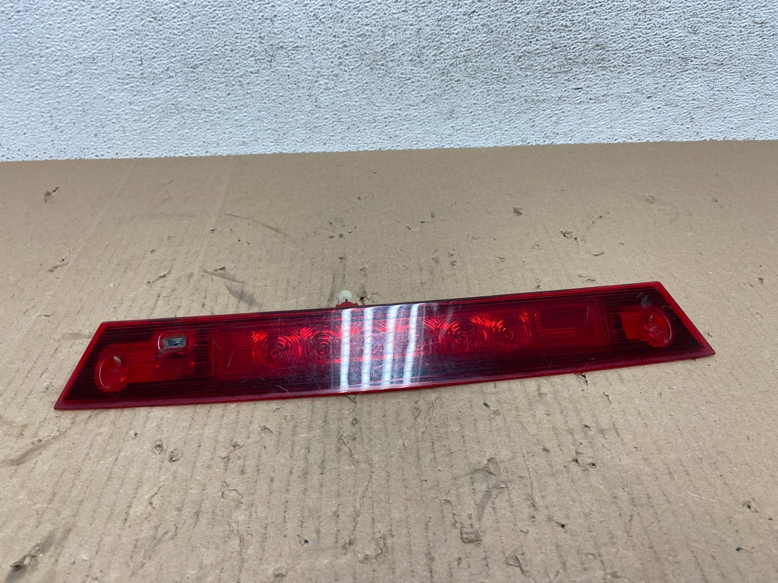 2007 to 2011 Ford Edge Rear Third Brake 3rd Light Lamp ae8758 DG0