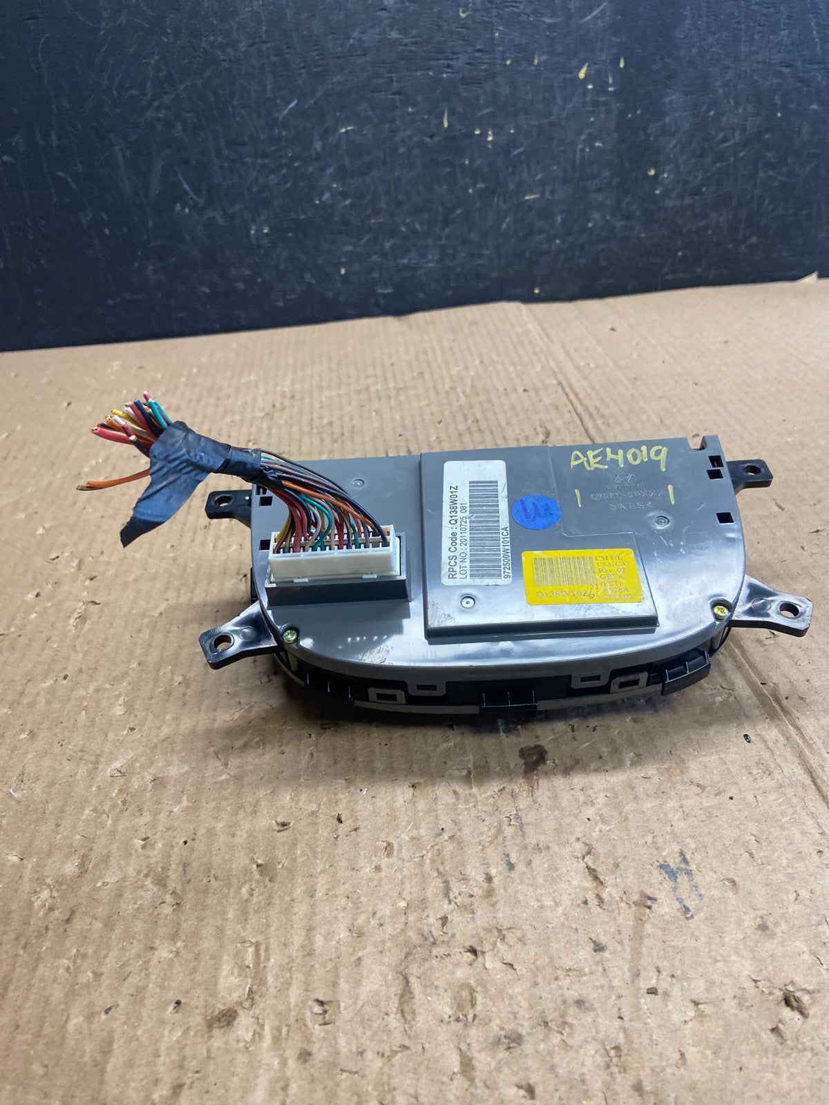 2010 2011 2012 Hyundai Santa Fe Automatic Climate AC Heater Control OE AE4019 DG4