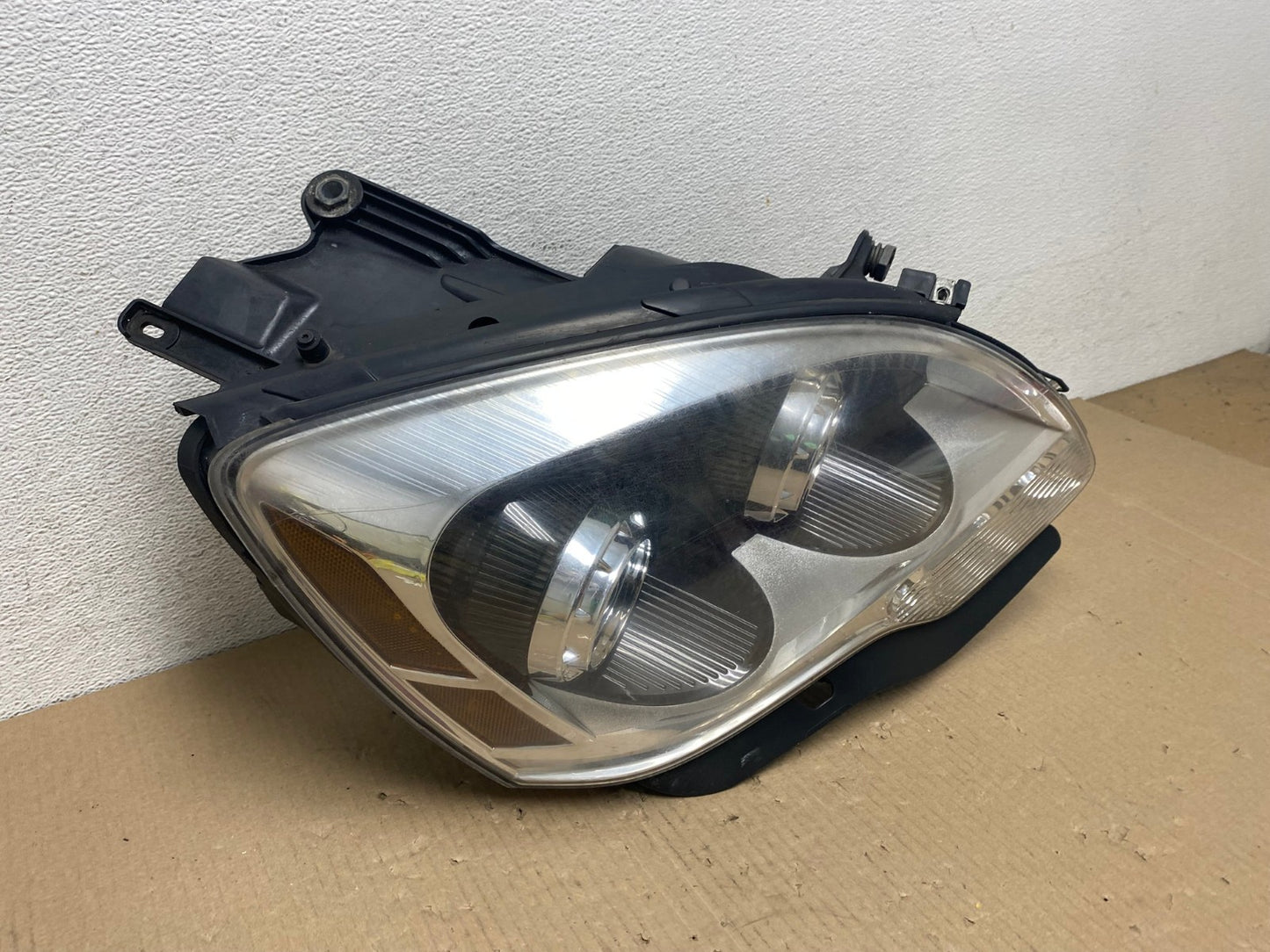 2007 to 2012 Gmc Acadia Halogen Headlight Right Passenger Side AE9586 LK2