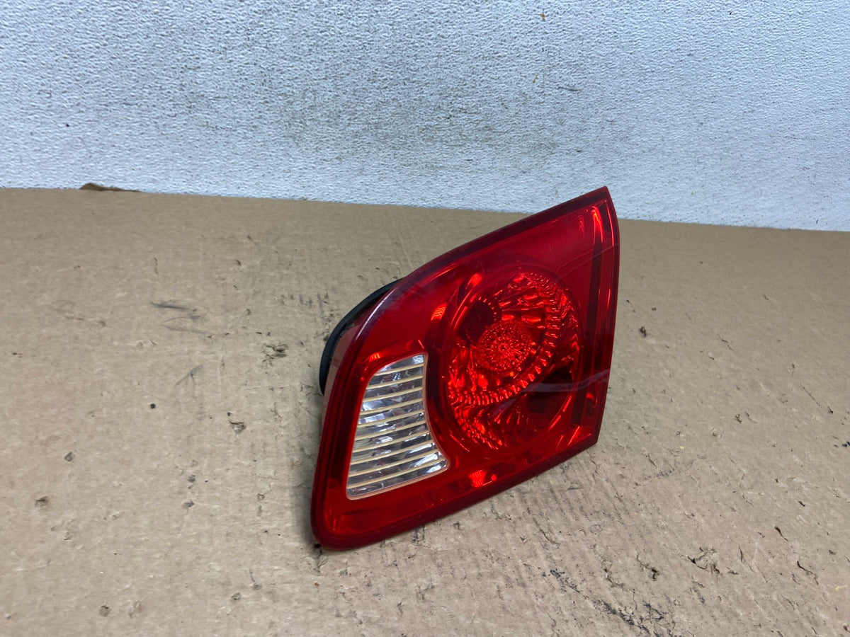 2007 2008 2009 Hyundai Santa Fe Right Passenger Tail Light Inner AF8173 LK2