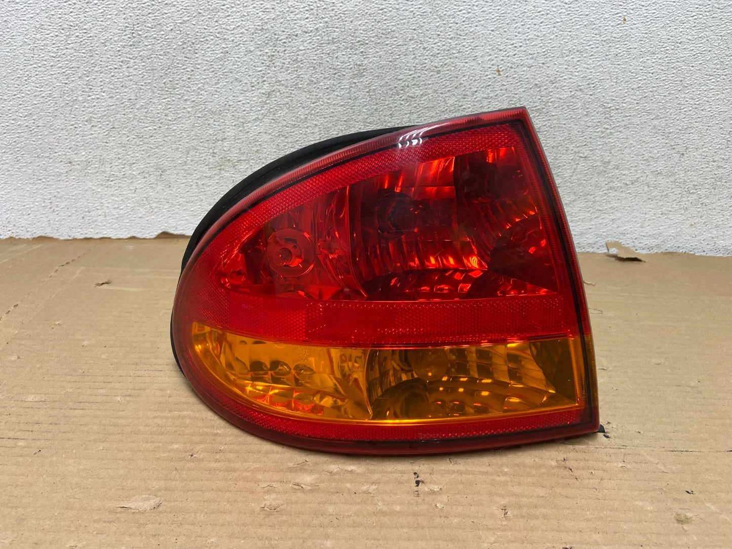 1999 to 2004 Oldsmobile Alero Left Driver LH Side Tail Light AG8142 DW0