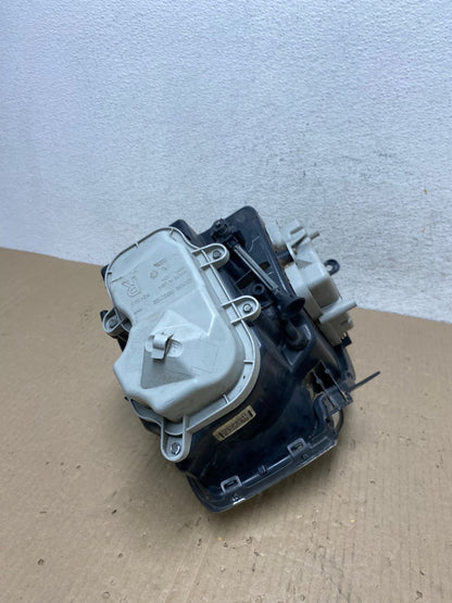 2005 - 2011 Cadillac STS Right Passenger RH Side Xenon Headlight AE9611 LK7