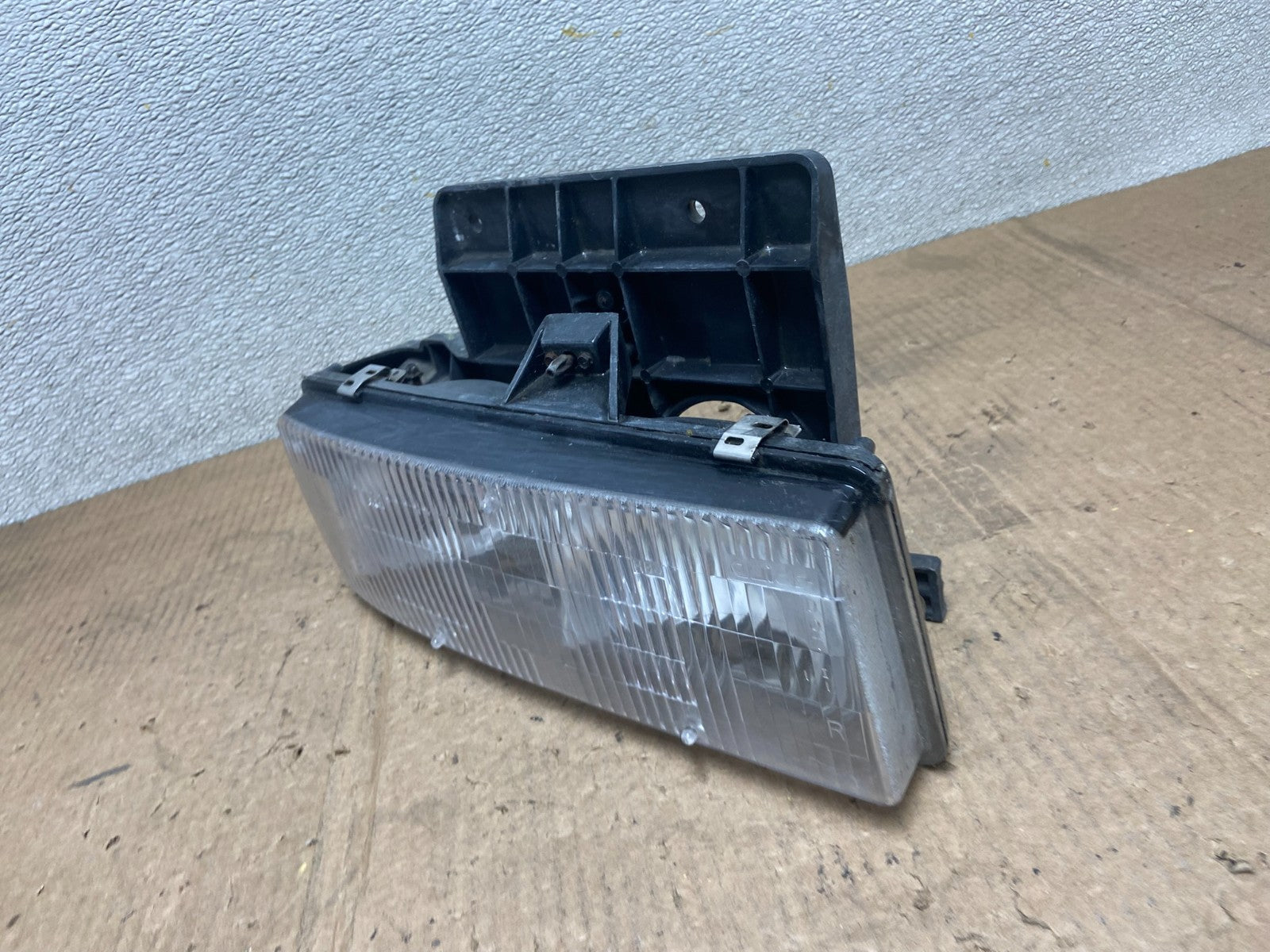 1995 to 2005 Chevrolet Astro Right Passenger Headlight OEM AA6662 DG1