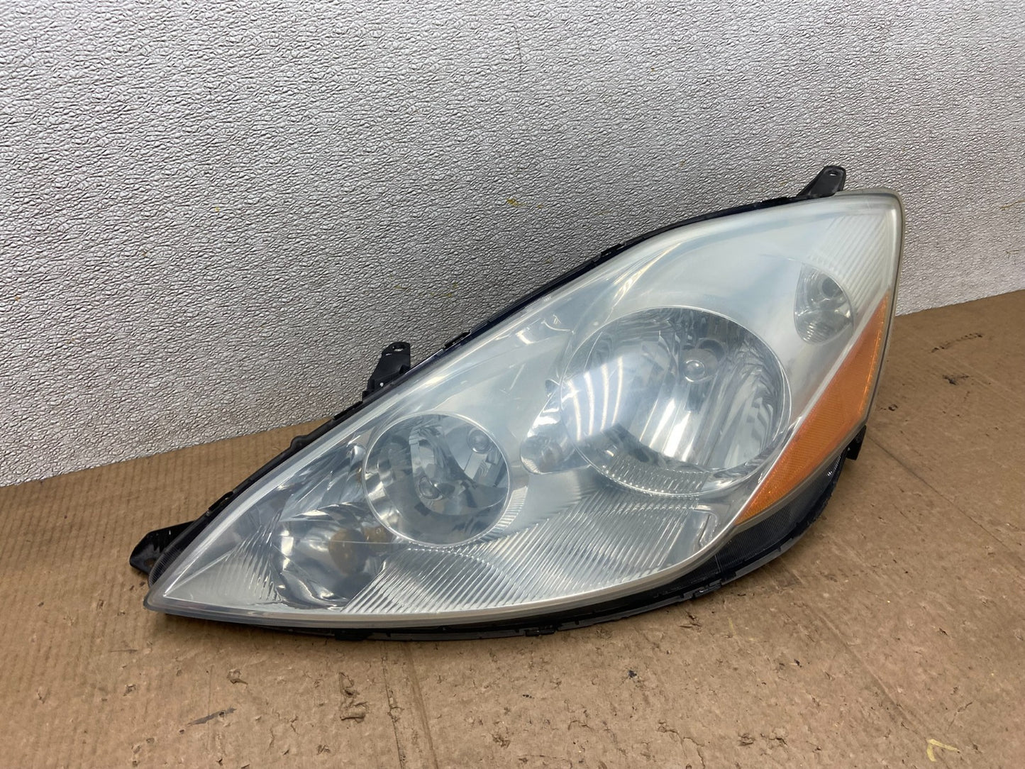 2006 to 2010 Toyota Sienna Left Driver Lh Side Headlight Halogen AA8227 DW2