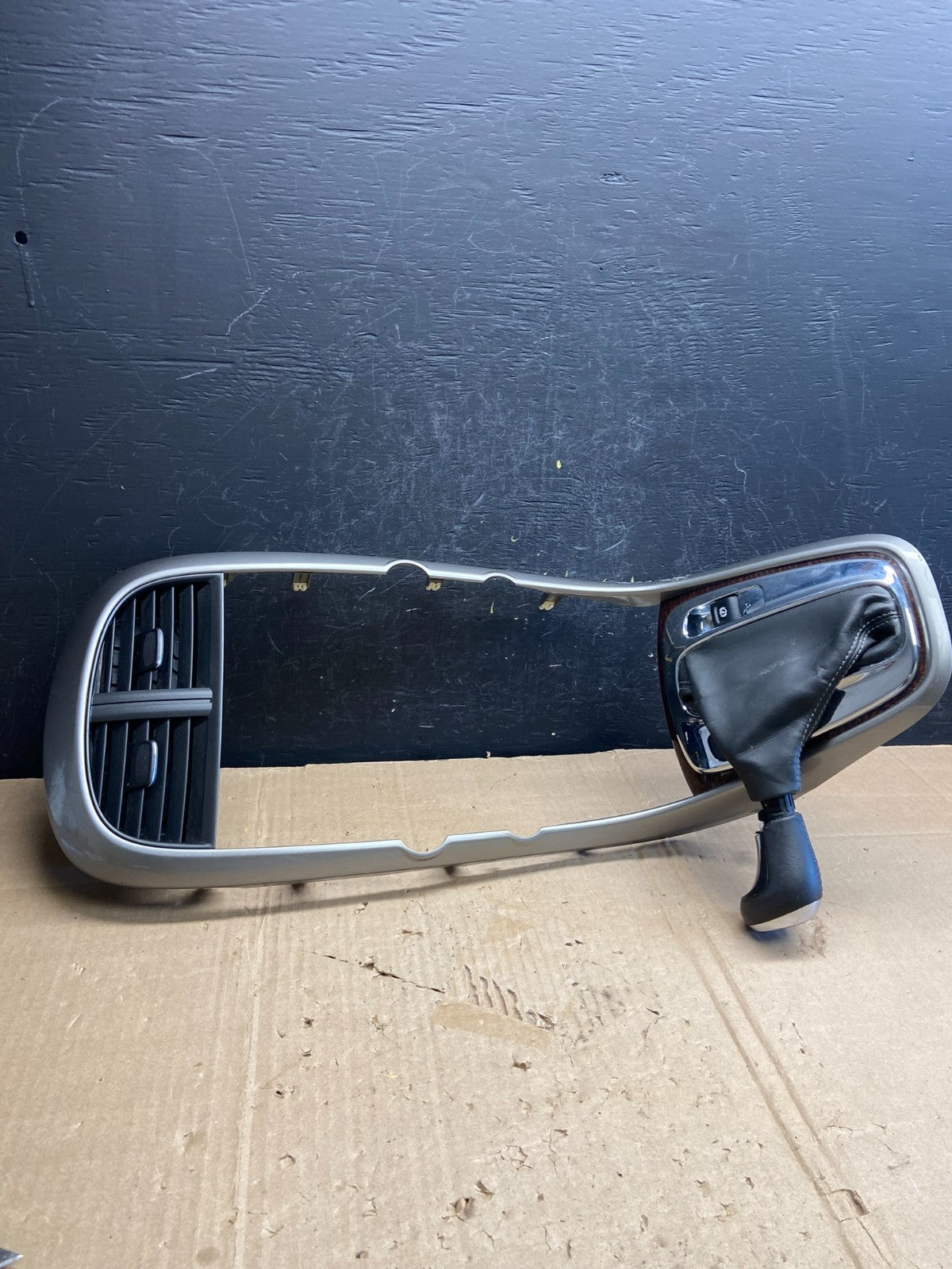 2013-2015 Chevrolet Malibu Center Dash Radio Switch Air Vent Trim Bezel w2065 DG1