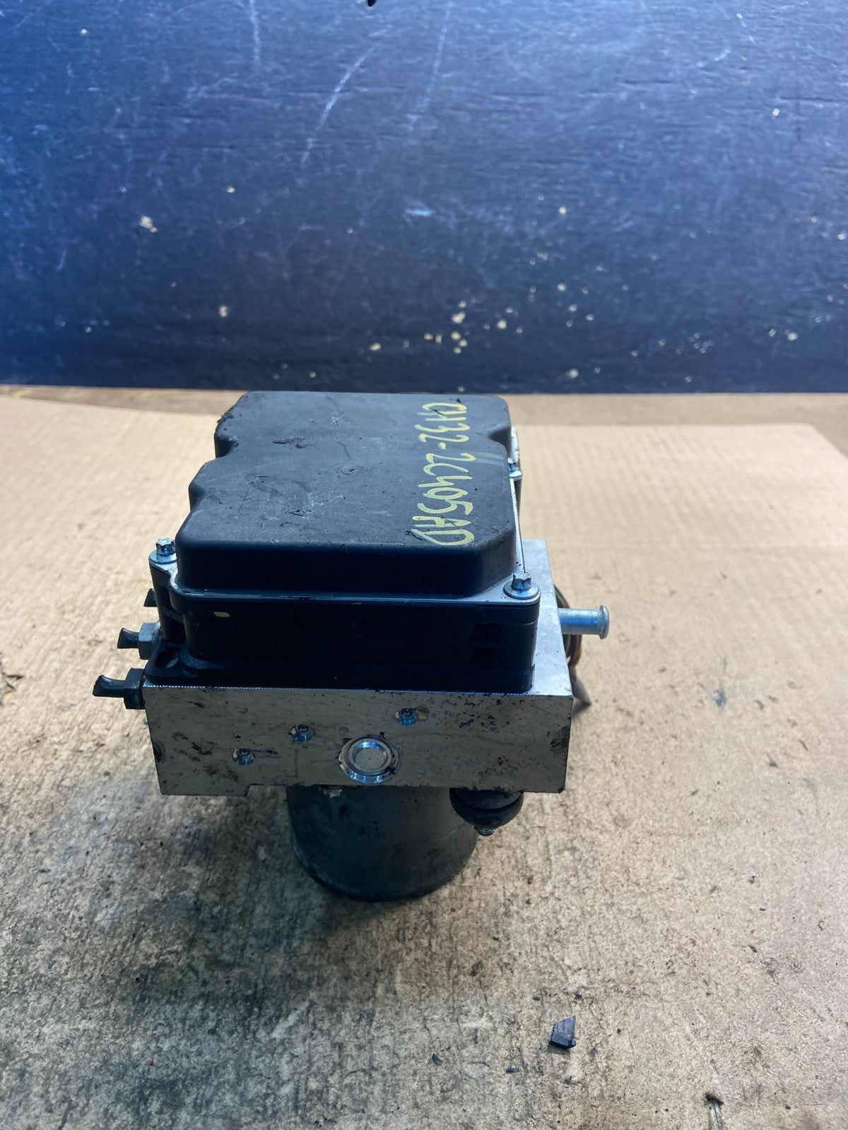 2012 to 2013 Land Range Rover LR4 Anti Lock Brake Pump Abs Modulator z8930 DG2