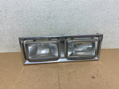 1980 to 1989 Lincoln Town Car Left Or Right HeadLight E0VB-130520-AH P2269 DG0