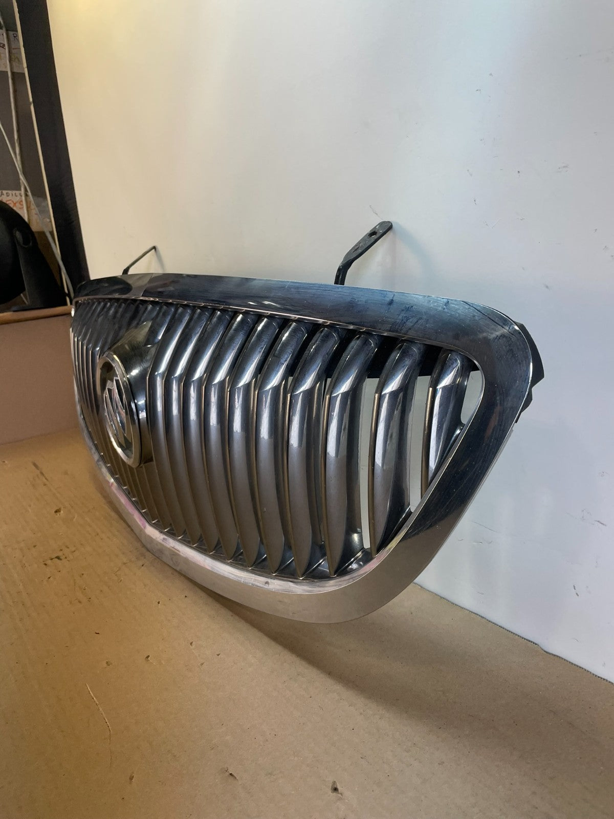 2008 to 2012 Buick Enclave Front Upper Grill Grille AF8525 DG1