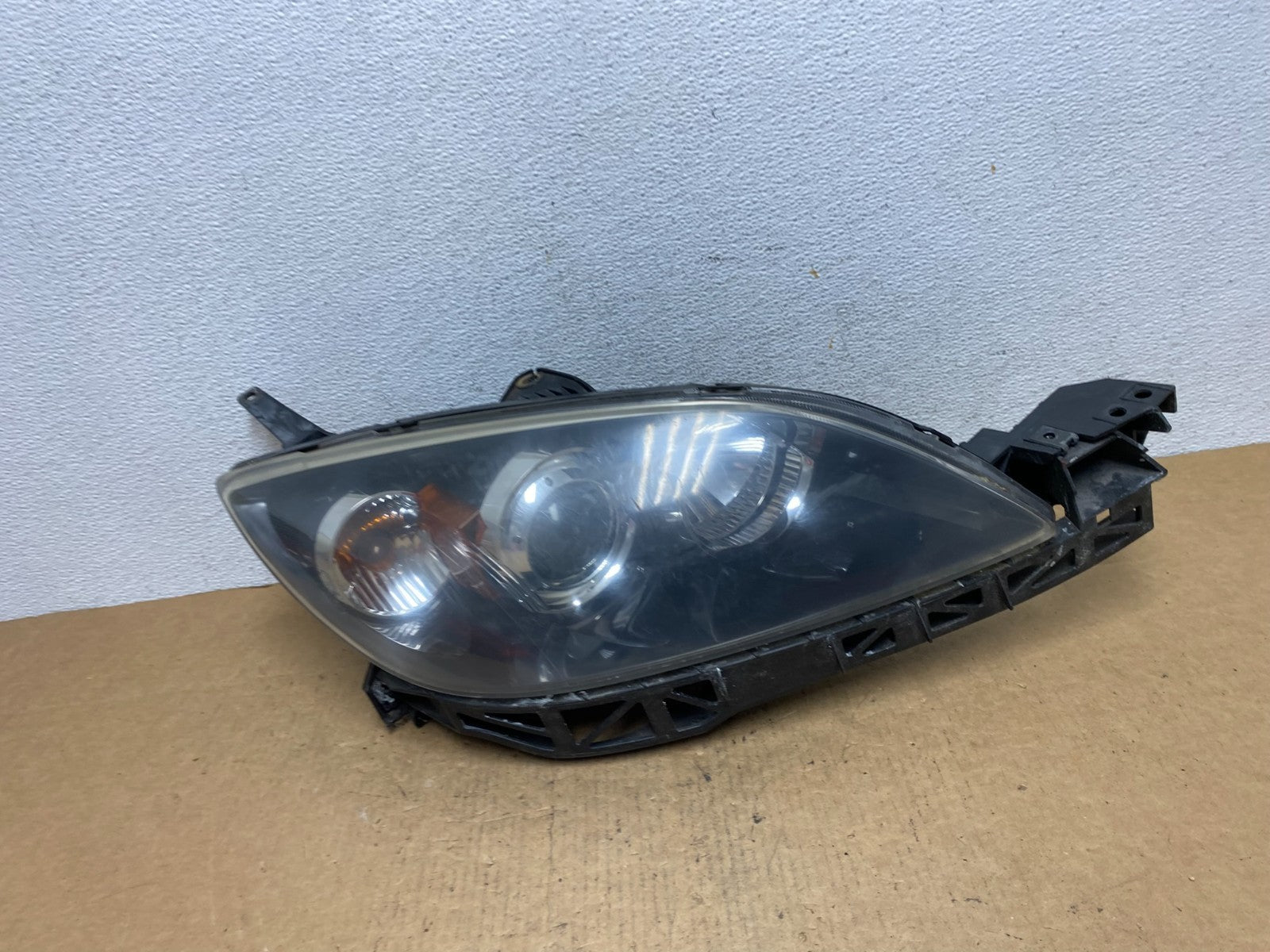 2004 to 2009 Mazda 3 Hatchback Right Passenger Rh Xenon Headlight AD4684 DW0