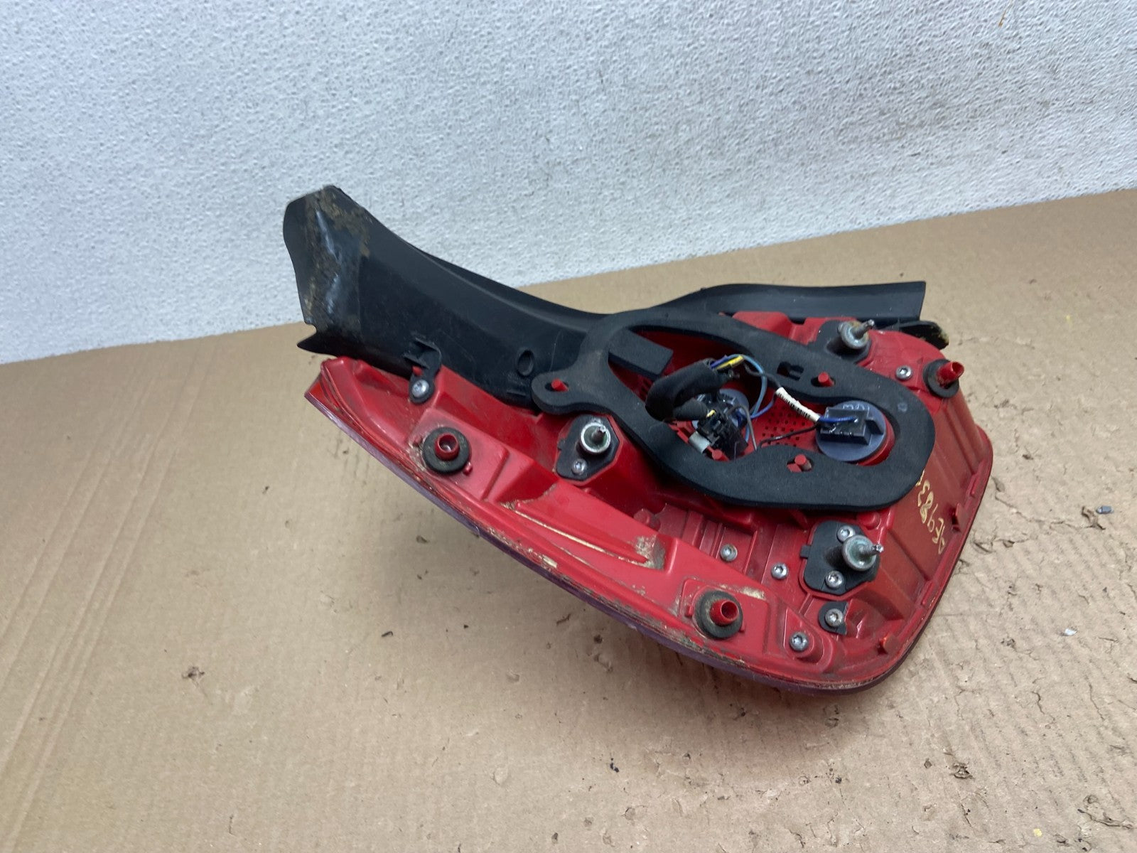 No Led Trim 2013-2015 Chevrolet Malibu Right Passenger Side Tail Light AE9836 LK7