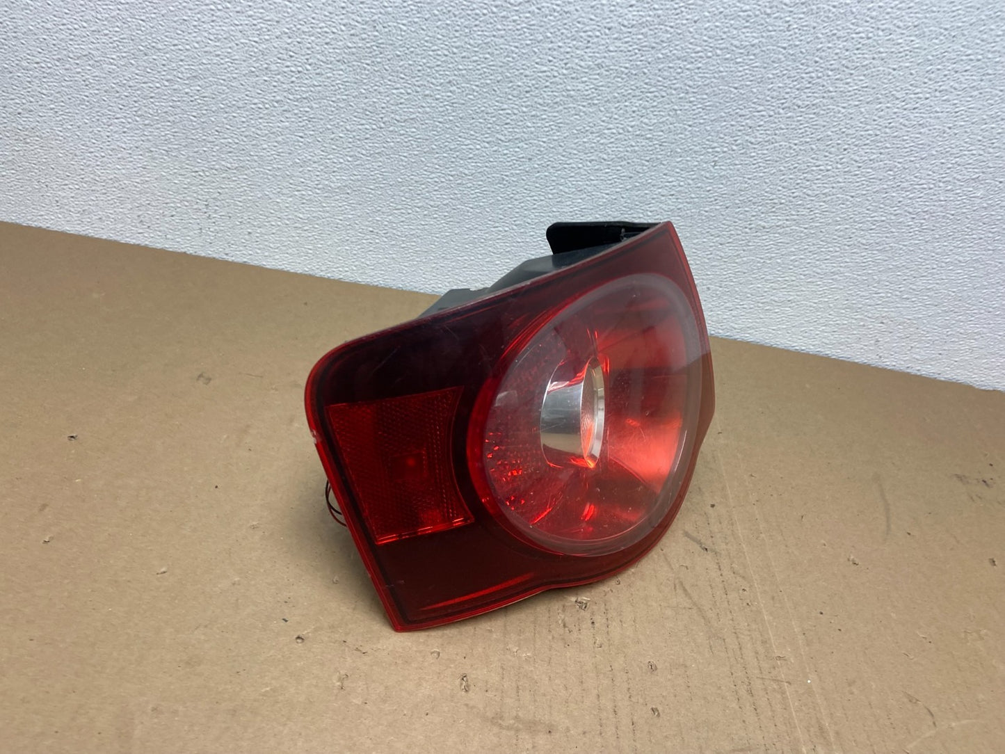 2008 2009 2010 Volkswagen Jetta Left LH Side Tail Light AB6395 DW2