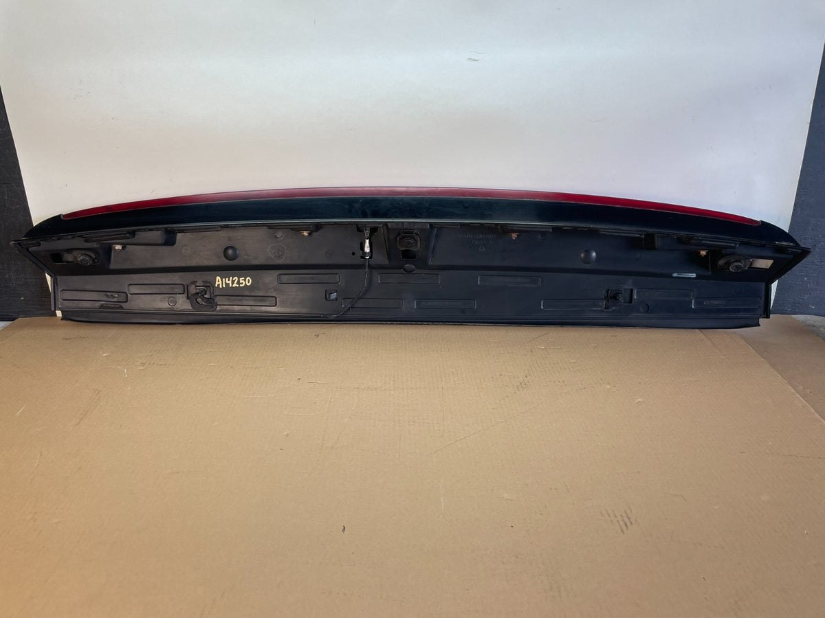 2007 - 2014 Cadillac Escalade Rear Upper Spoiler 3rd Third Brake Light ai4250 DG5