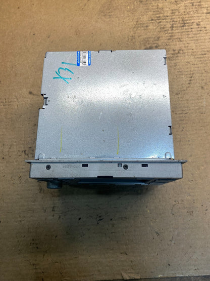 2003 - 2006 Ford Expedition Explorer Radio CD Player Screen Display OE aa2893 DG3