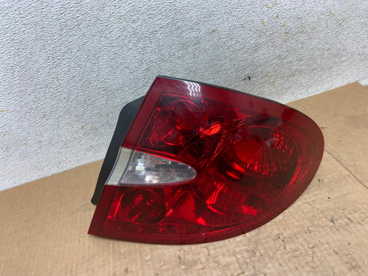2005 to 2009 Buick Lacrosse Right Passemger RH Side Tail Light AI5631 LK0
