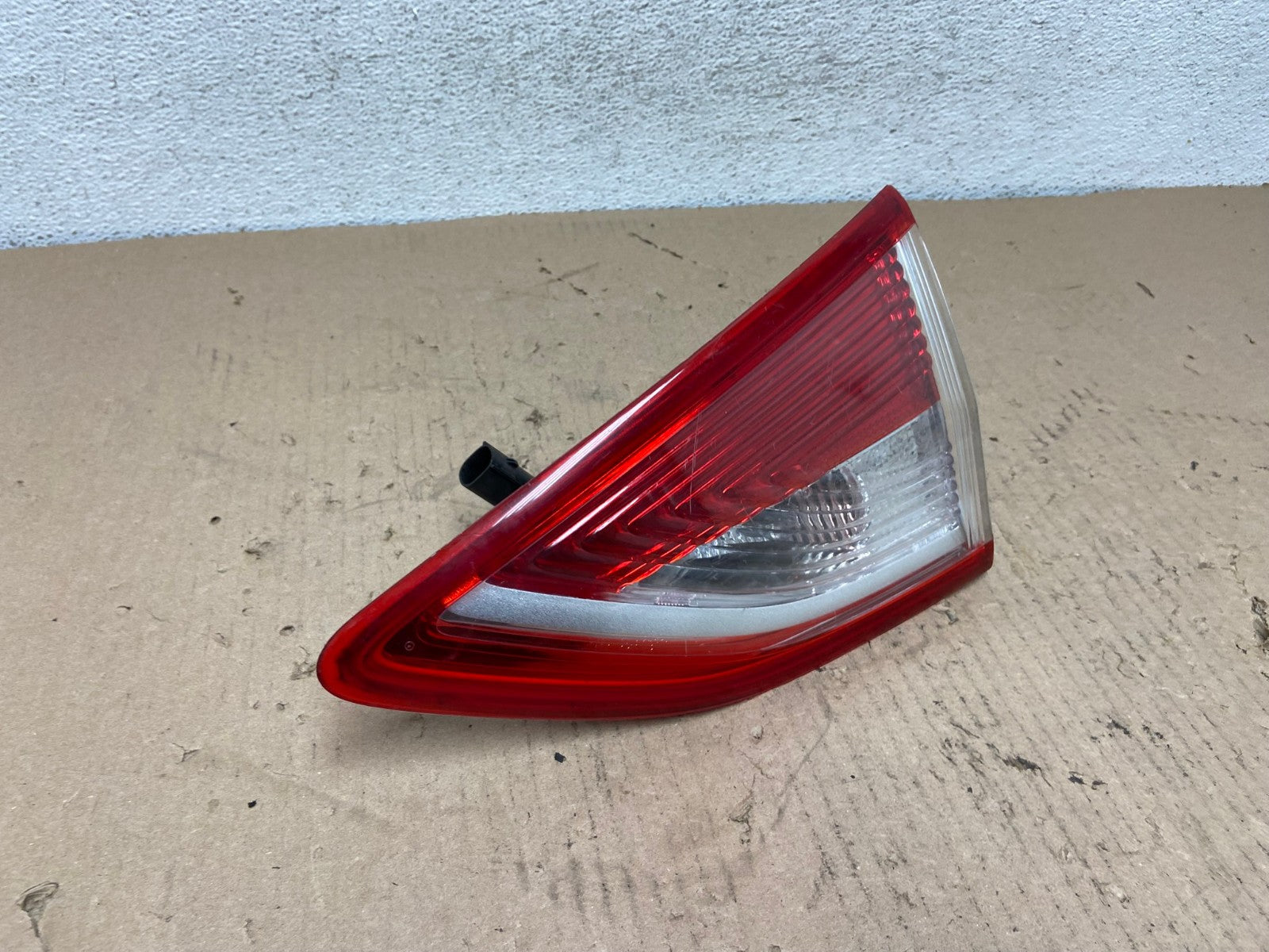 2013 to 2016 Ford Escape Right Passenger RH Side Inner Tail Light AF3274 LK2
