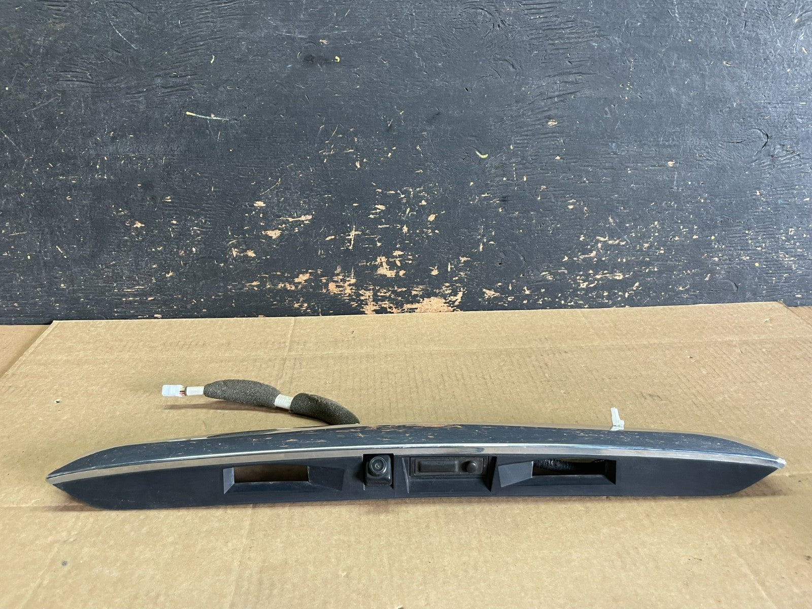 2013 to 2015 Nissan Pathfinder Rear Trunk Liftgate Handle Trim Camera AA8965  DG5