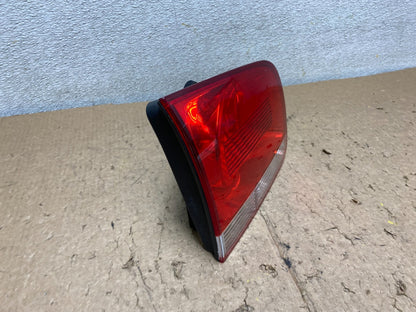 2004-2007 Volkswagen Touareg Lh Driver Left Side Inner Tail Light V4568 DW2
