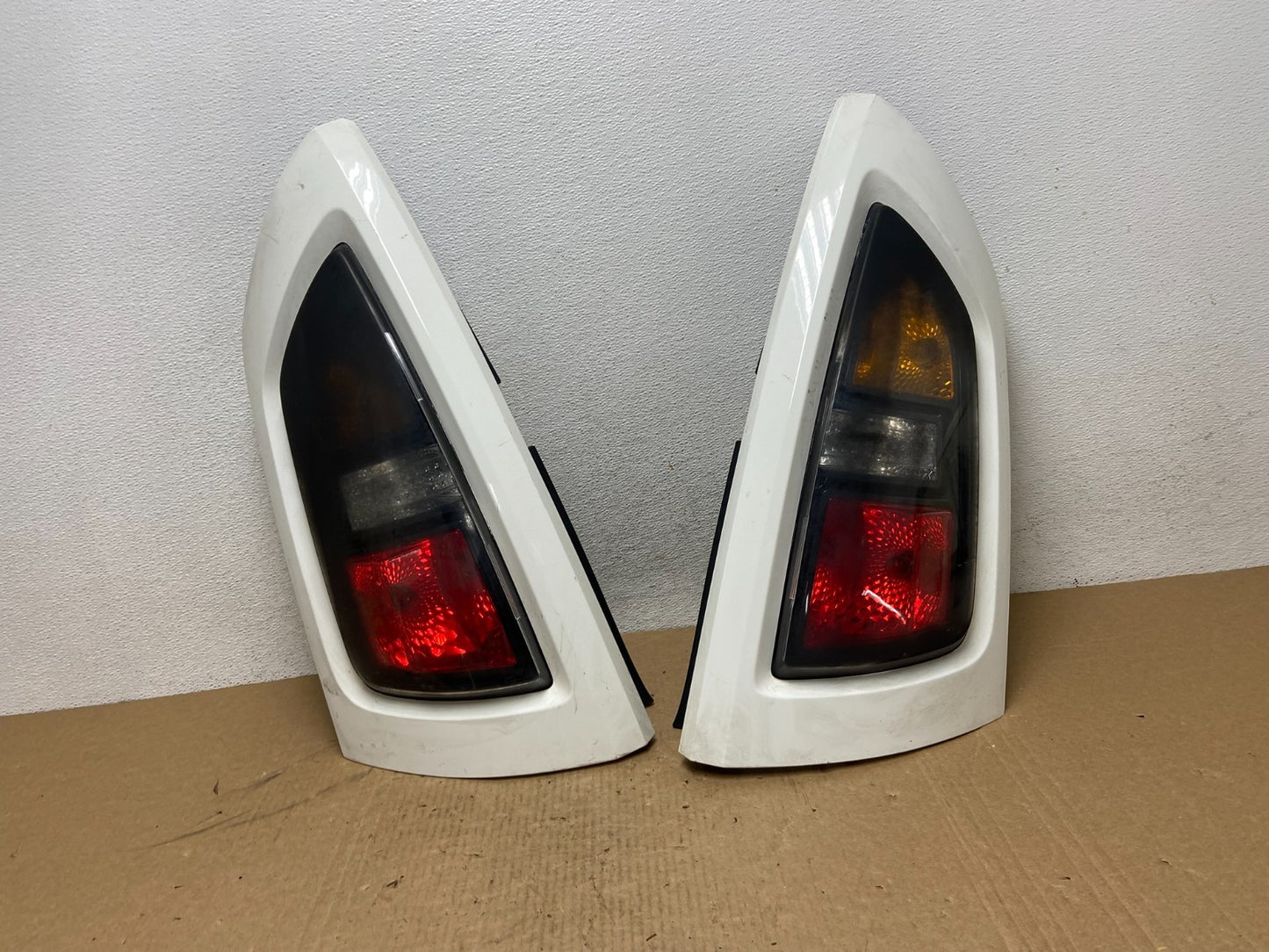 2010 to 2011 Kia Soul Left Driver LH Side Tail Light AG05270